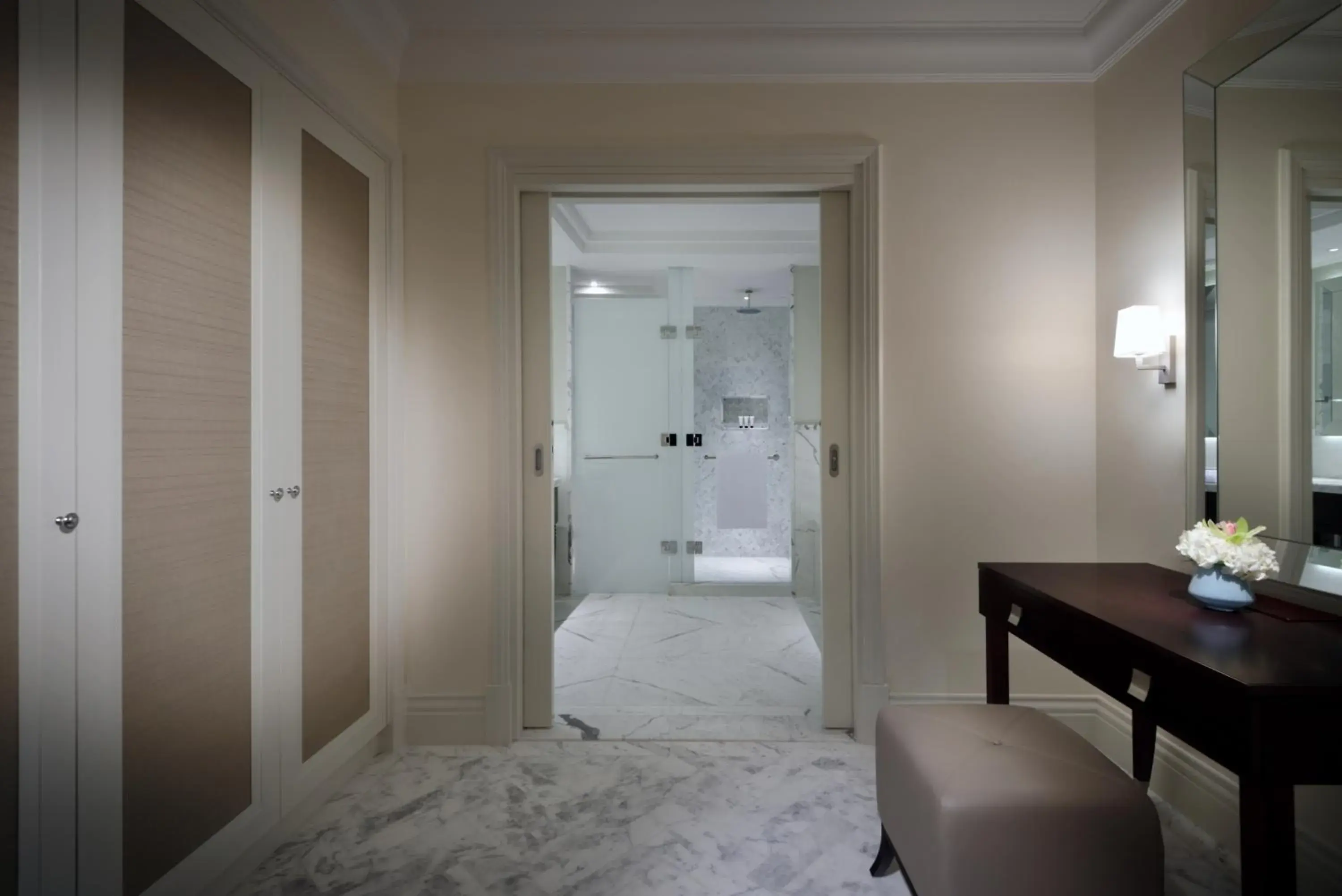 Premier Landmark View Club Suite in Kempinski The Boulevard Dubai Premier Landmark View Club Suite in Kempinski The Boulevard Dubai