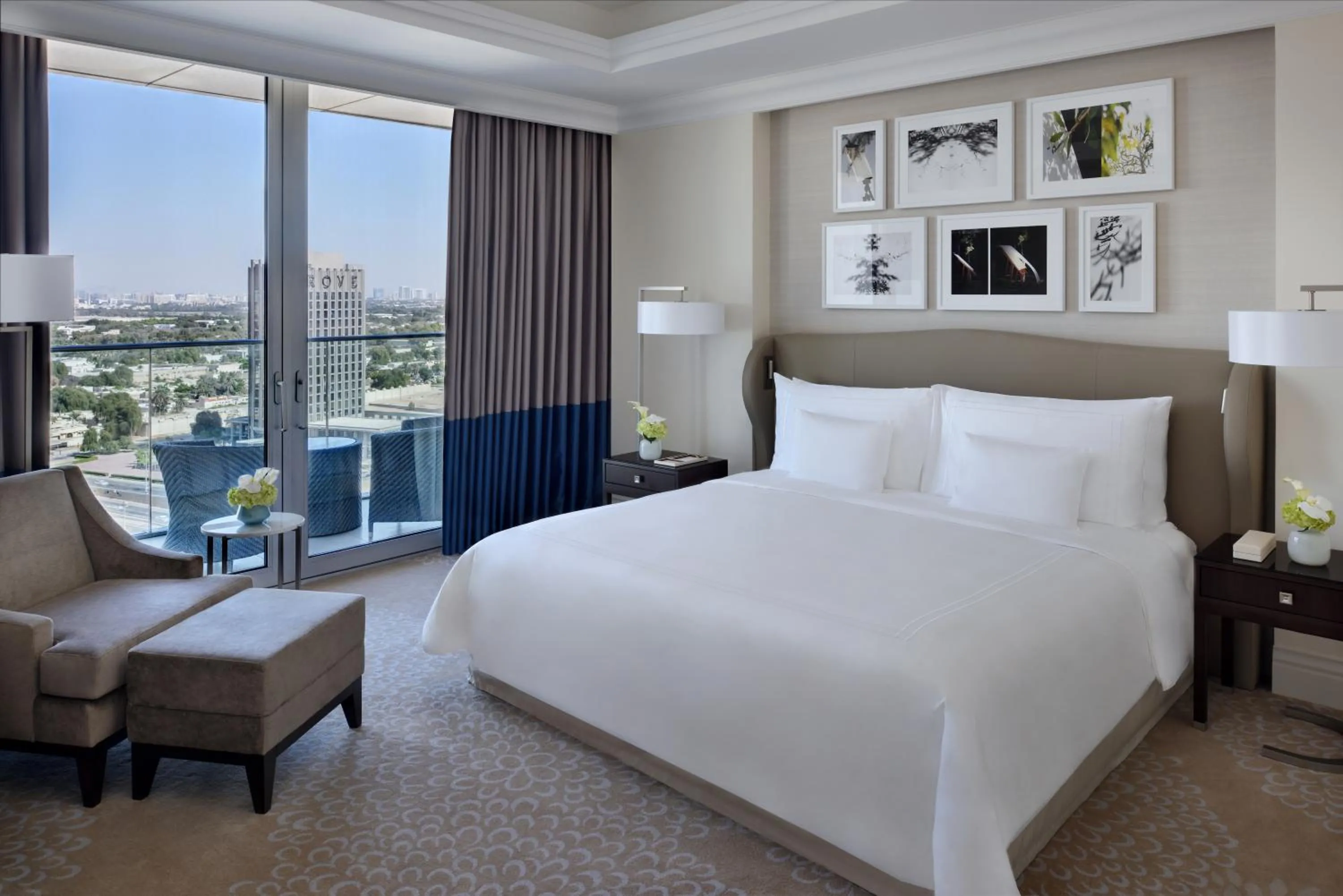 Bedroom, Bed in Kempinski The Boulevard Dubai