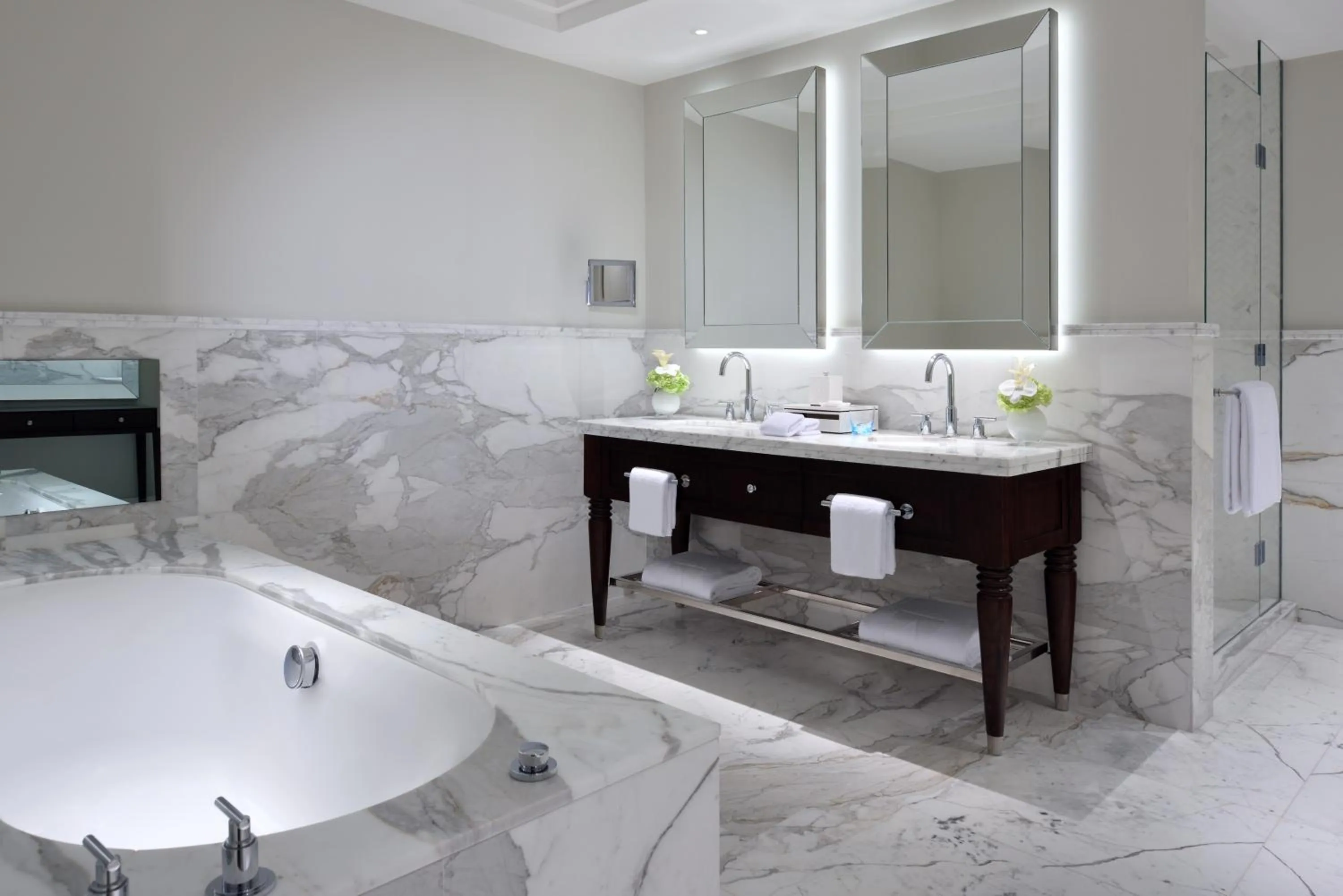 Bathroom in Kempinski The Boulevard Dubai