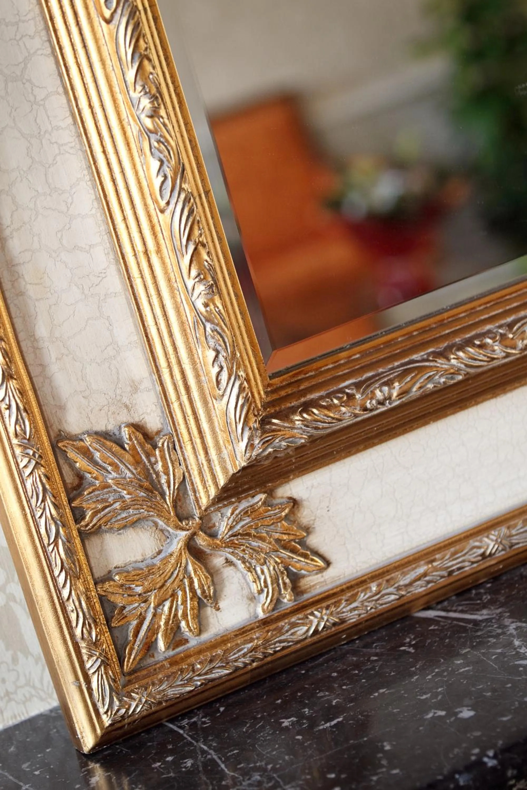 Decorative detail in Médicis Home Puteaux