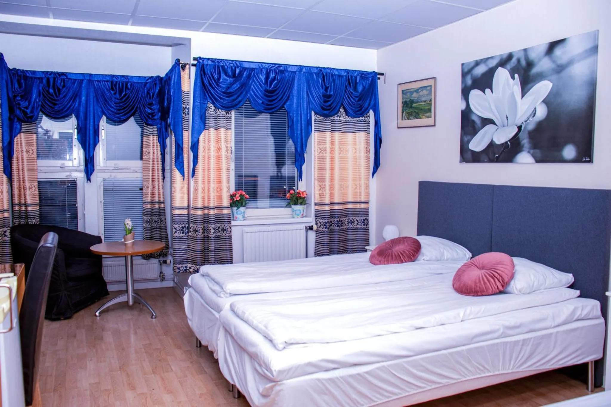 Bed in Euroway Hotel