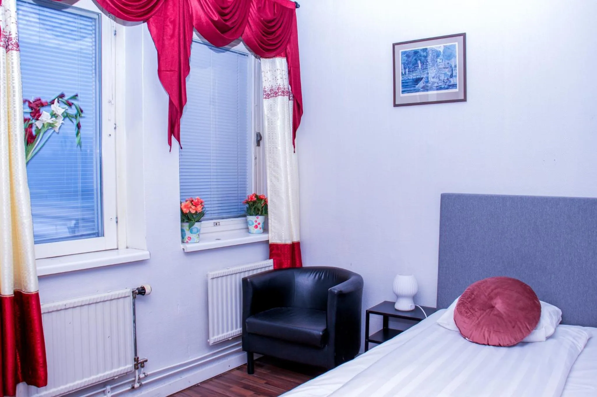 Bed in Euroway Hotel