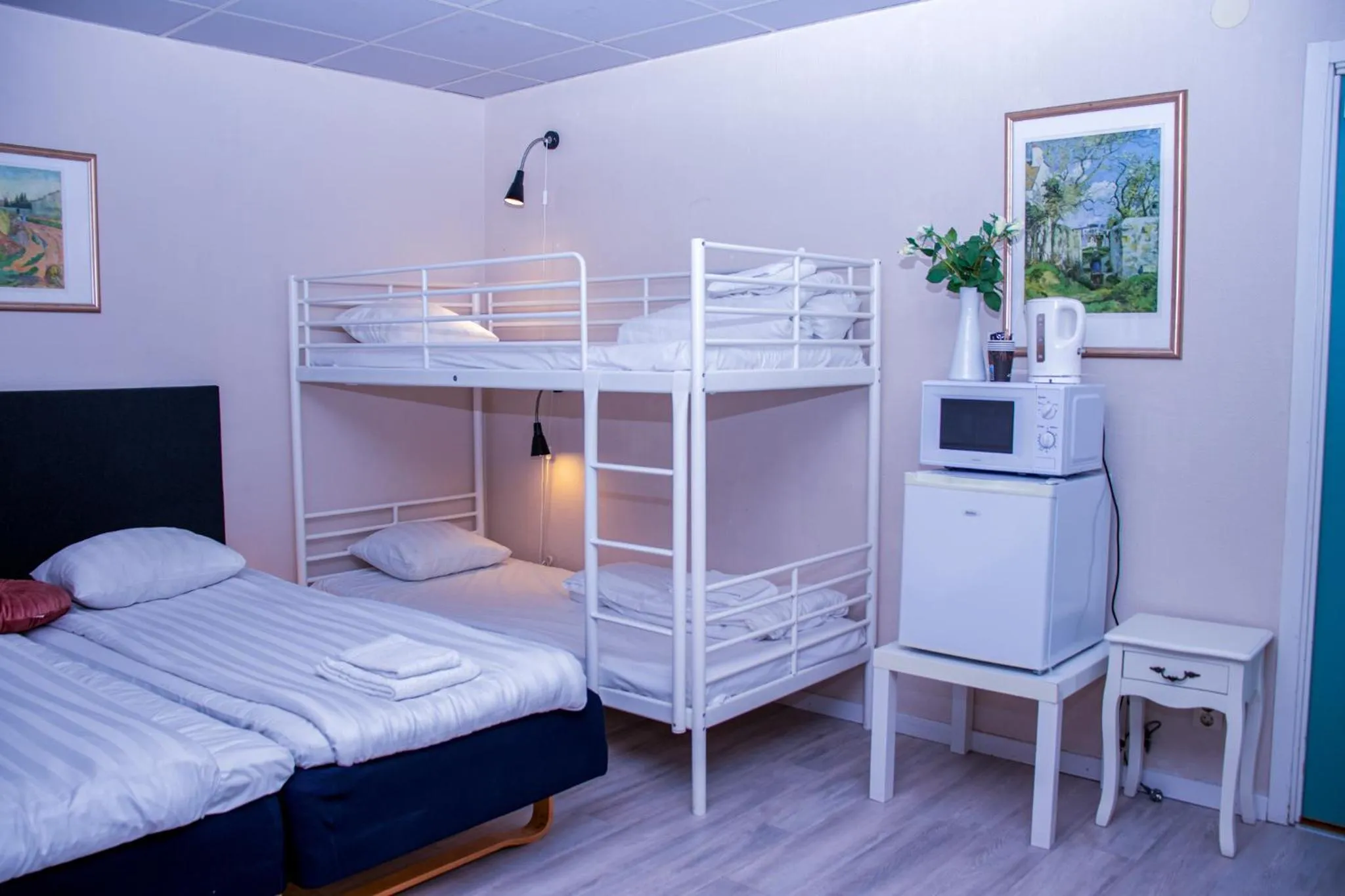 Bed in Euroway Hotel