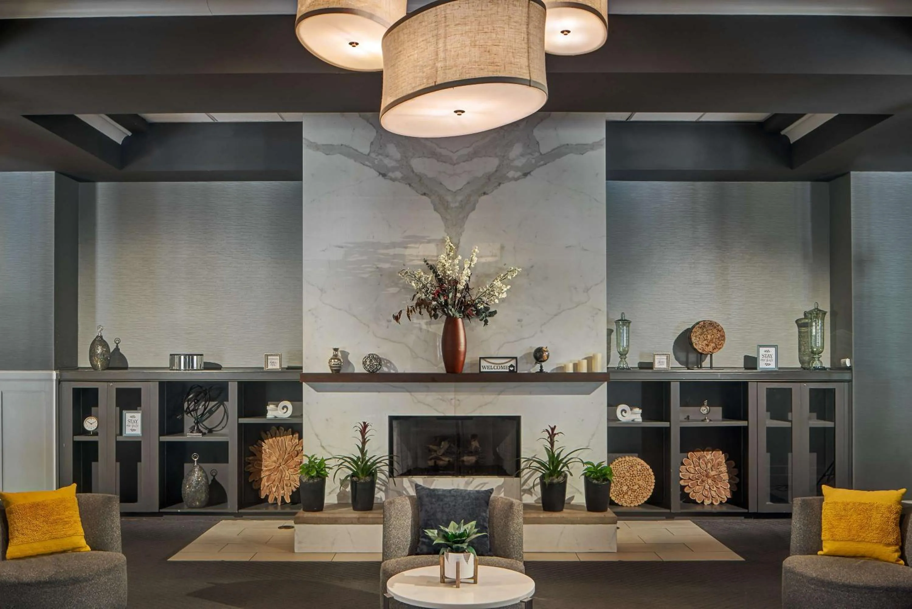 Lobby or reception in Sonesta Atlanta Airport South