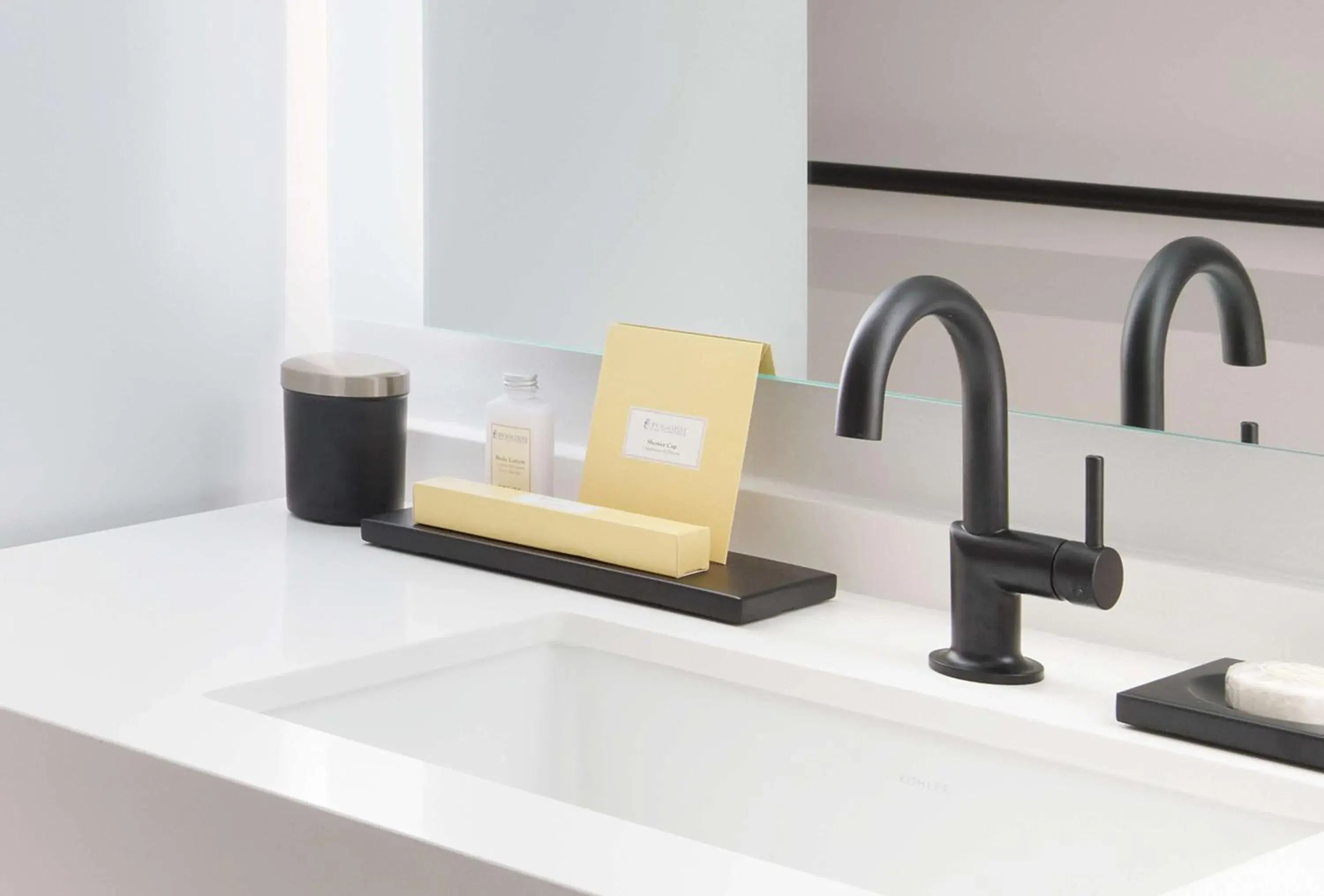 Deluxe King Room with Bathtub - Mobility/Hearing Accessible in Sonesta Atlanta Airport South Deluxe King Room with Bathtub - Mobility/Hearing Accessible in Sonesta Atlanta Airport South