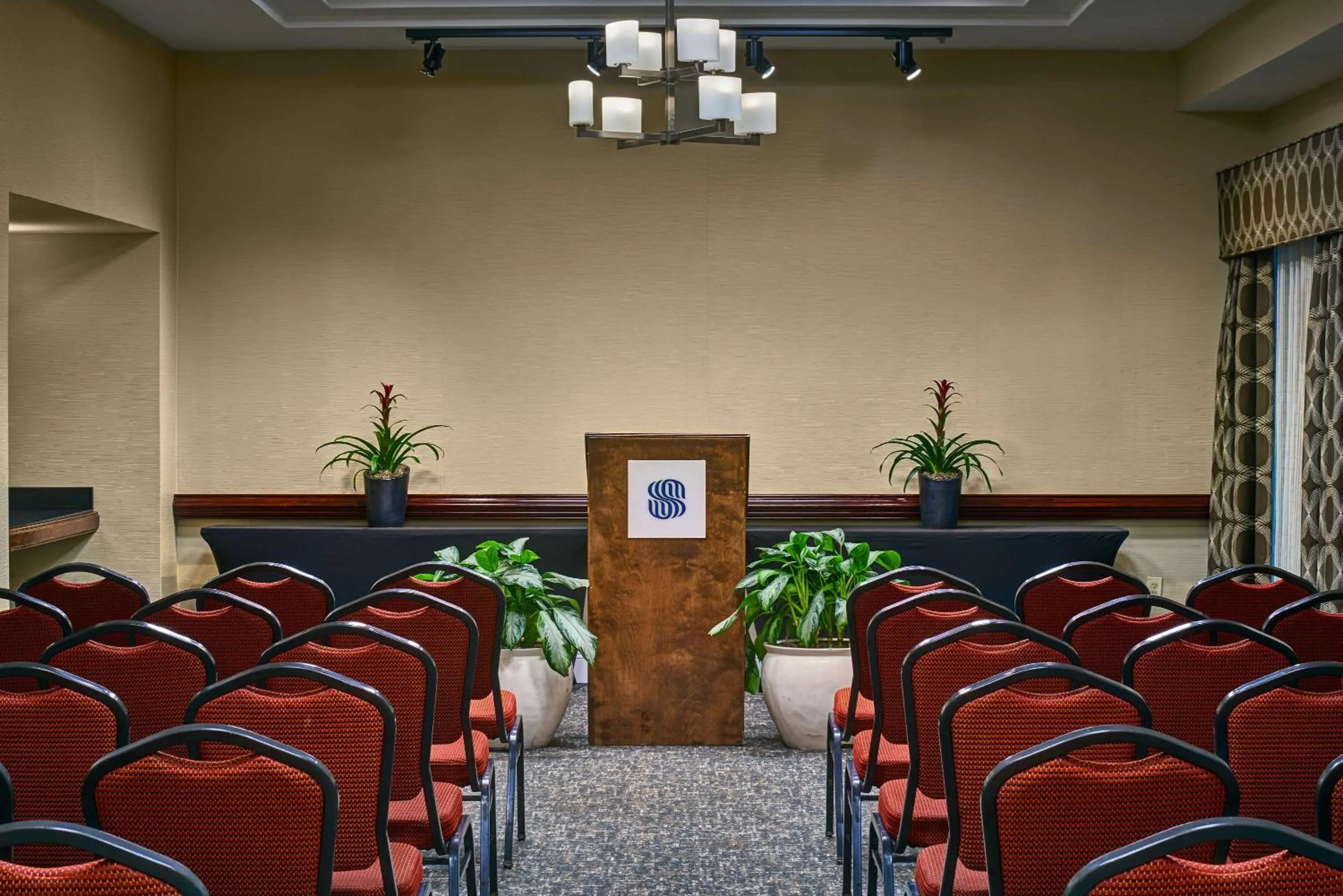 Meeting/conference room in Sonesta Atlanta Airport South