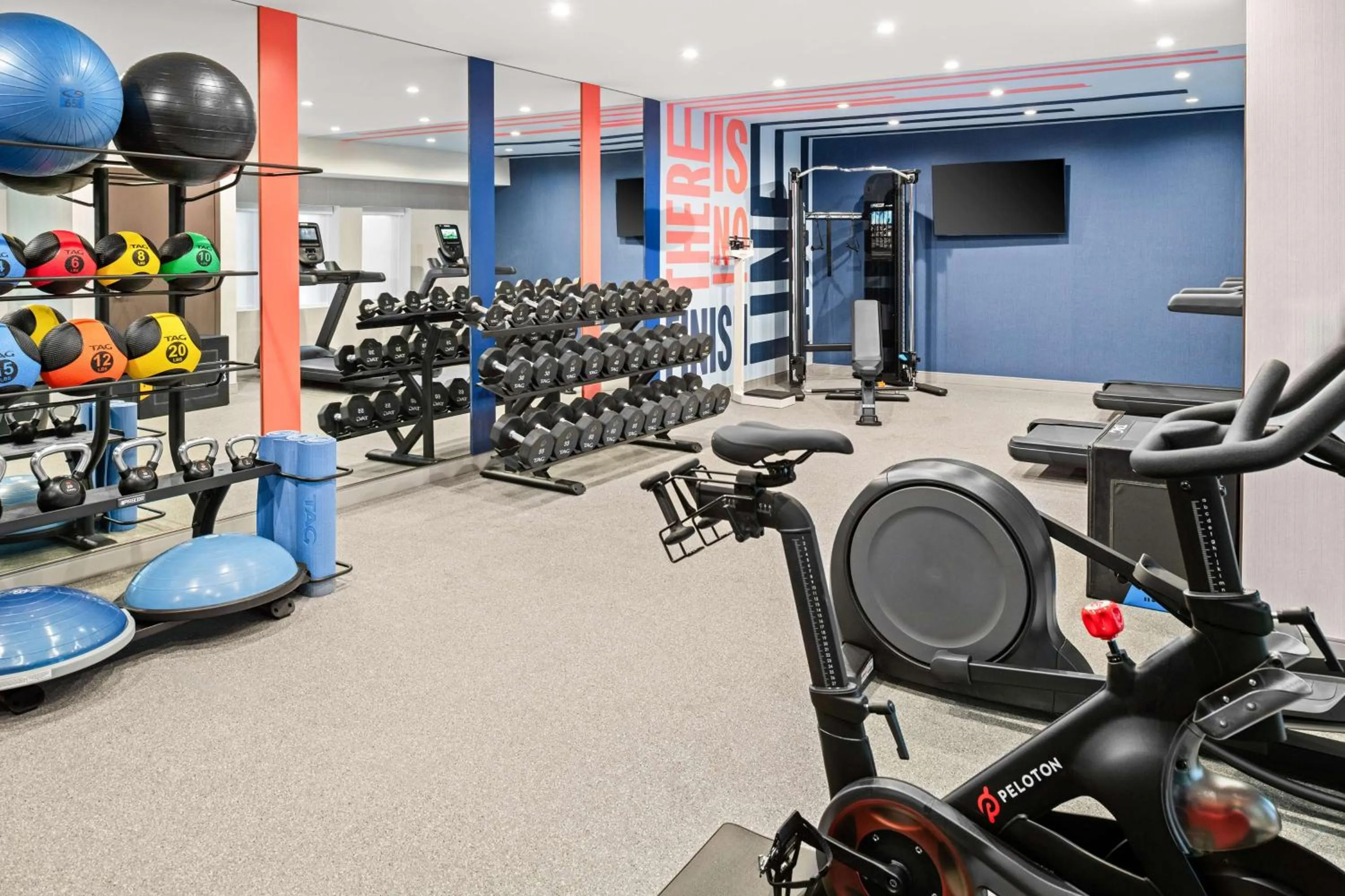 Fitness centre/facilities in Hampton Inn by Hilton Costa Mesa Newport Beach