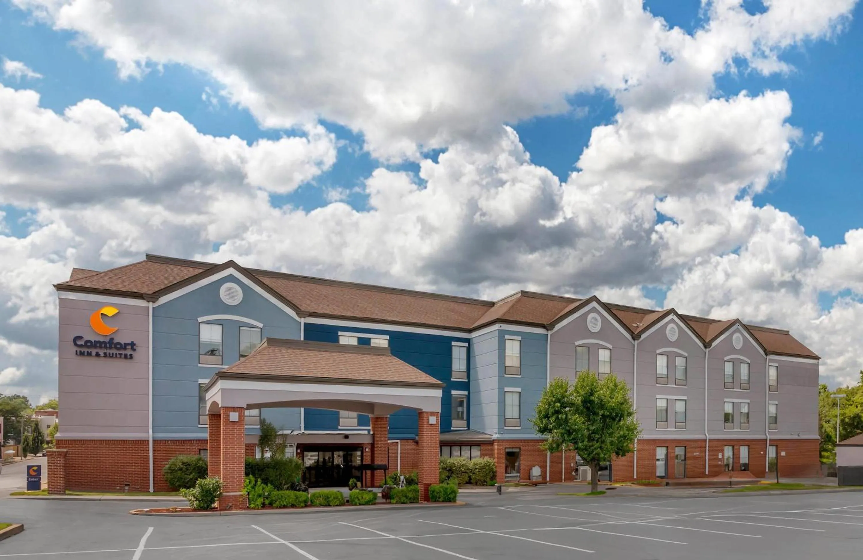 Property building in Comfort Inn & Suites