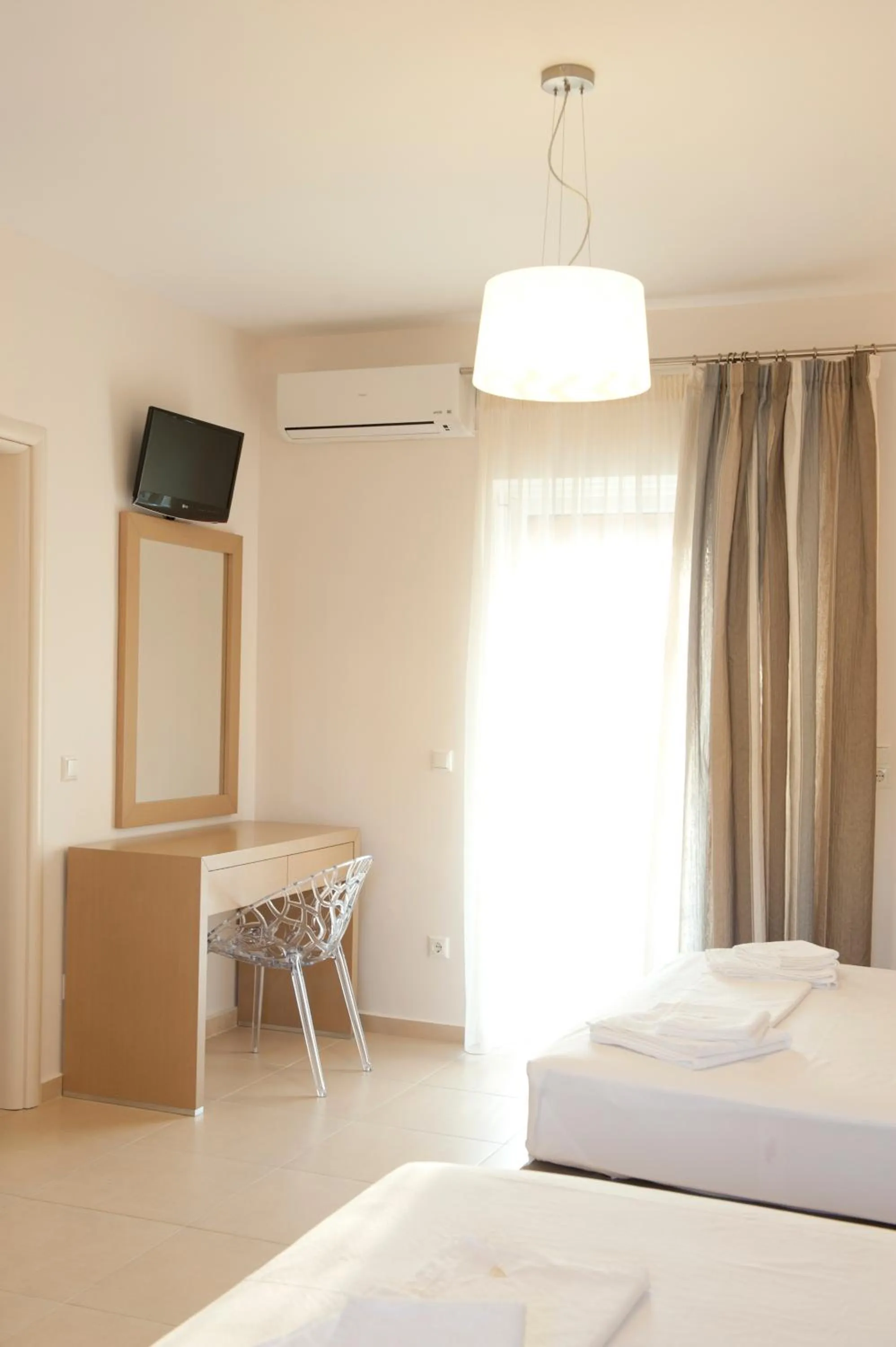 Property building, Bed in Georgio Seaside Hotel