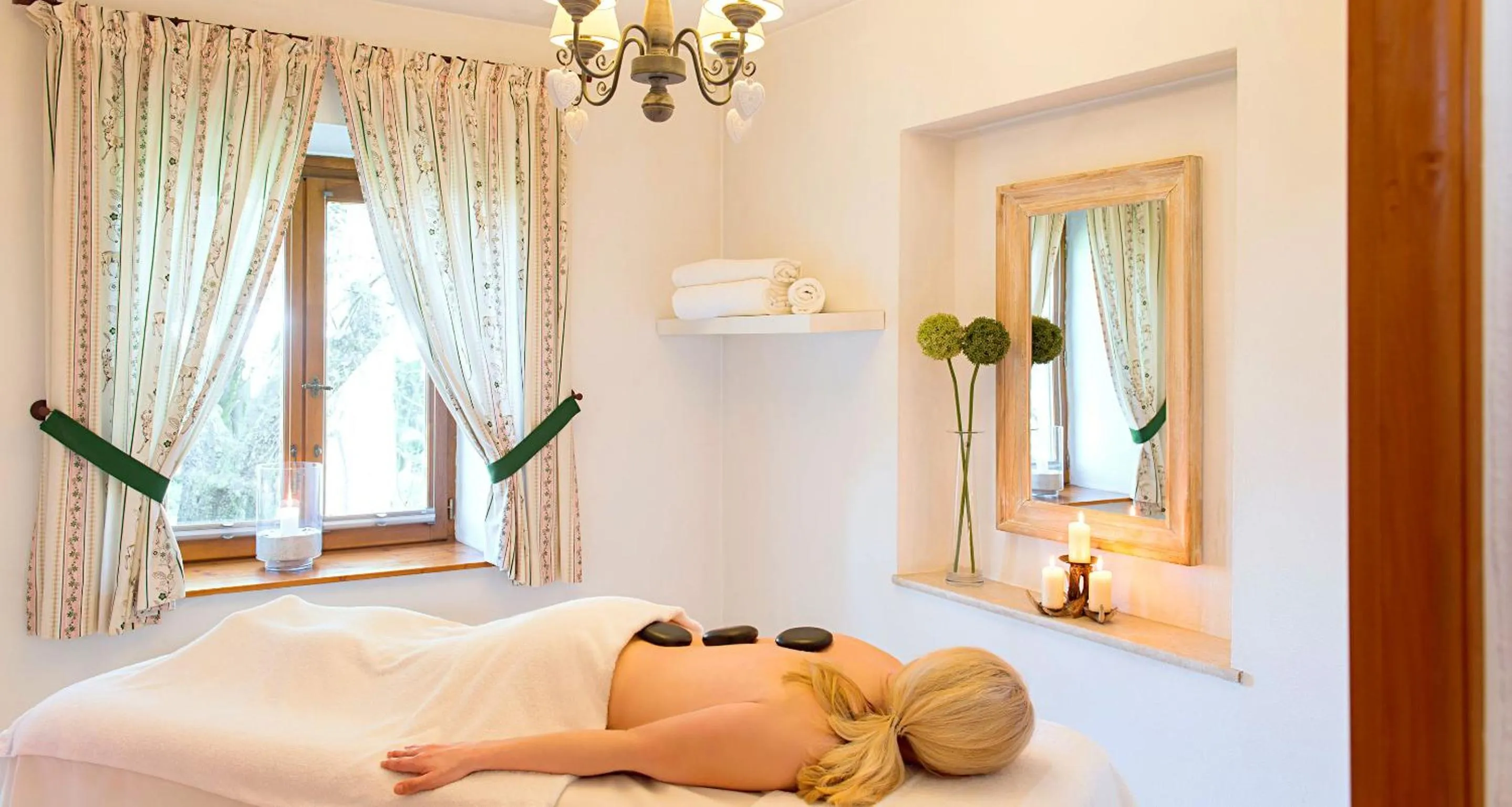 Massage, Bed in Victor's Seehotel Weingärtner Bostalsee