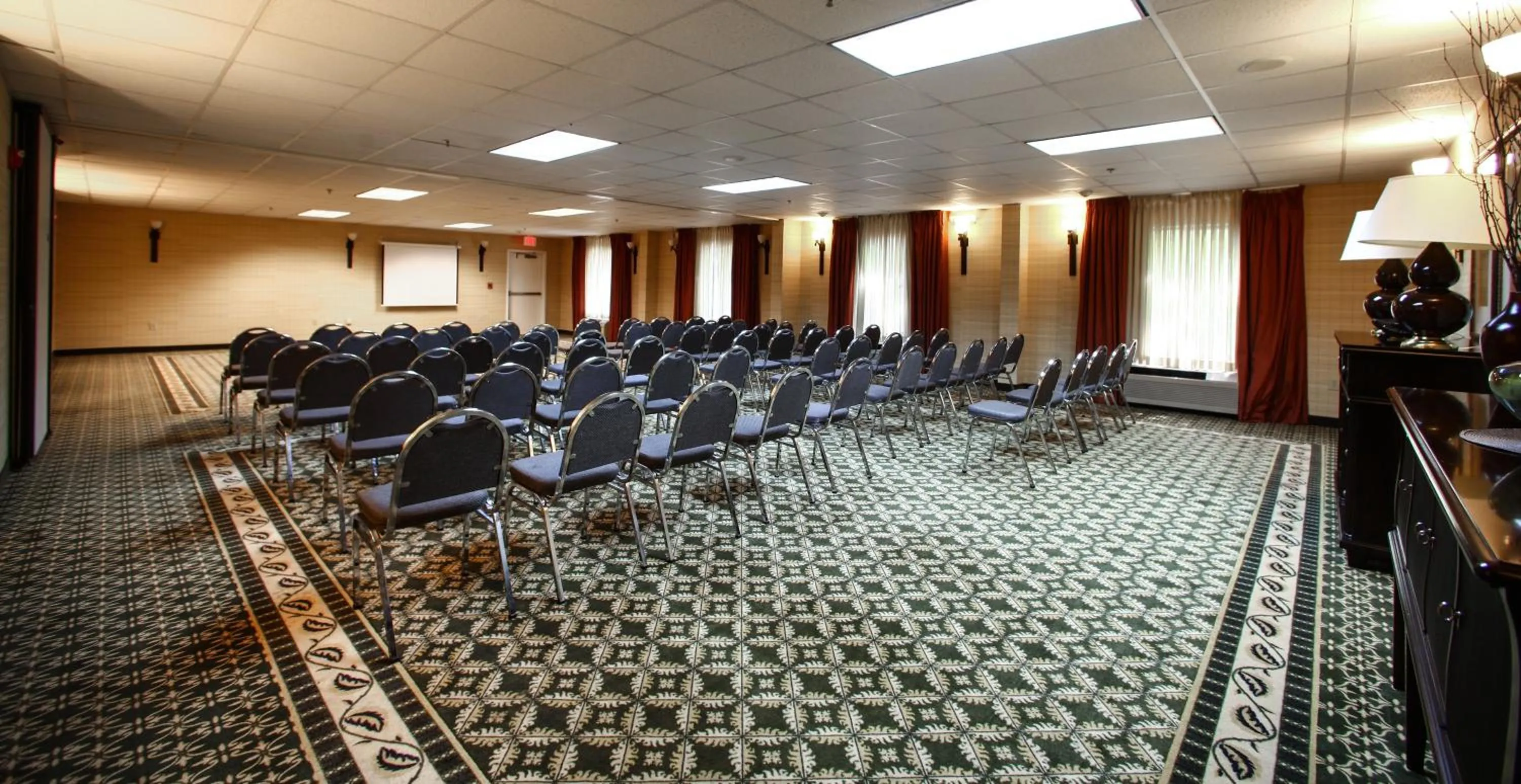 Meeting/conference room in Holiday Inn Express Hotel & Suites - Atlanta/Emory University Area by IHG