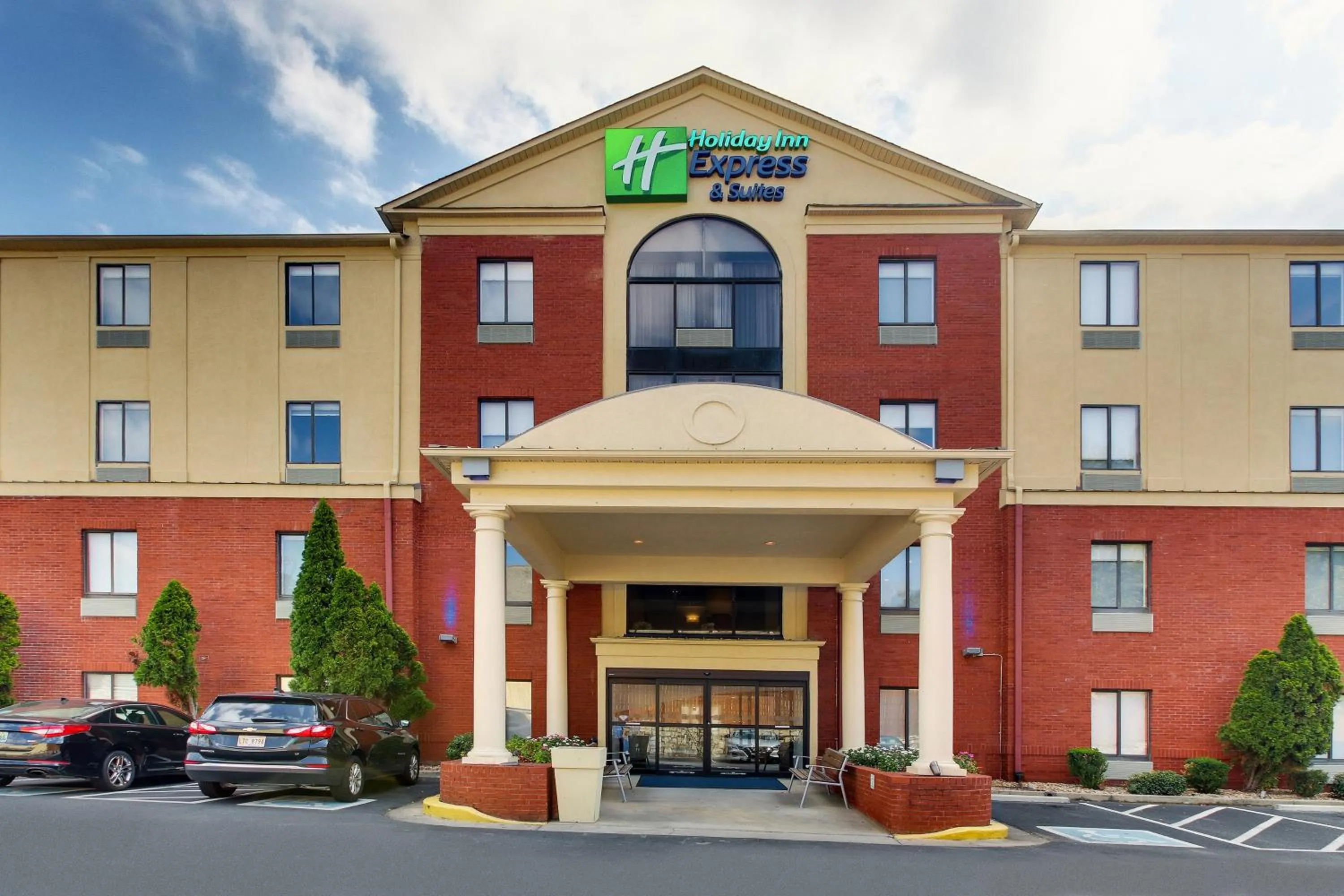 Property building in Holiday Inn Express Hotel & Suites - Atlanta/Emory University Area by IHG
