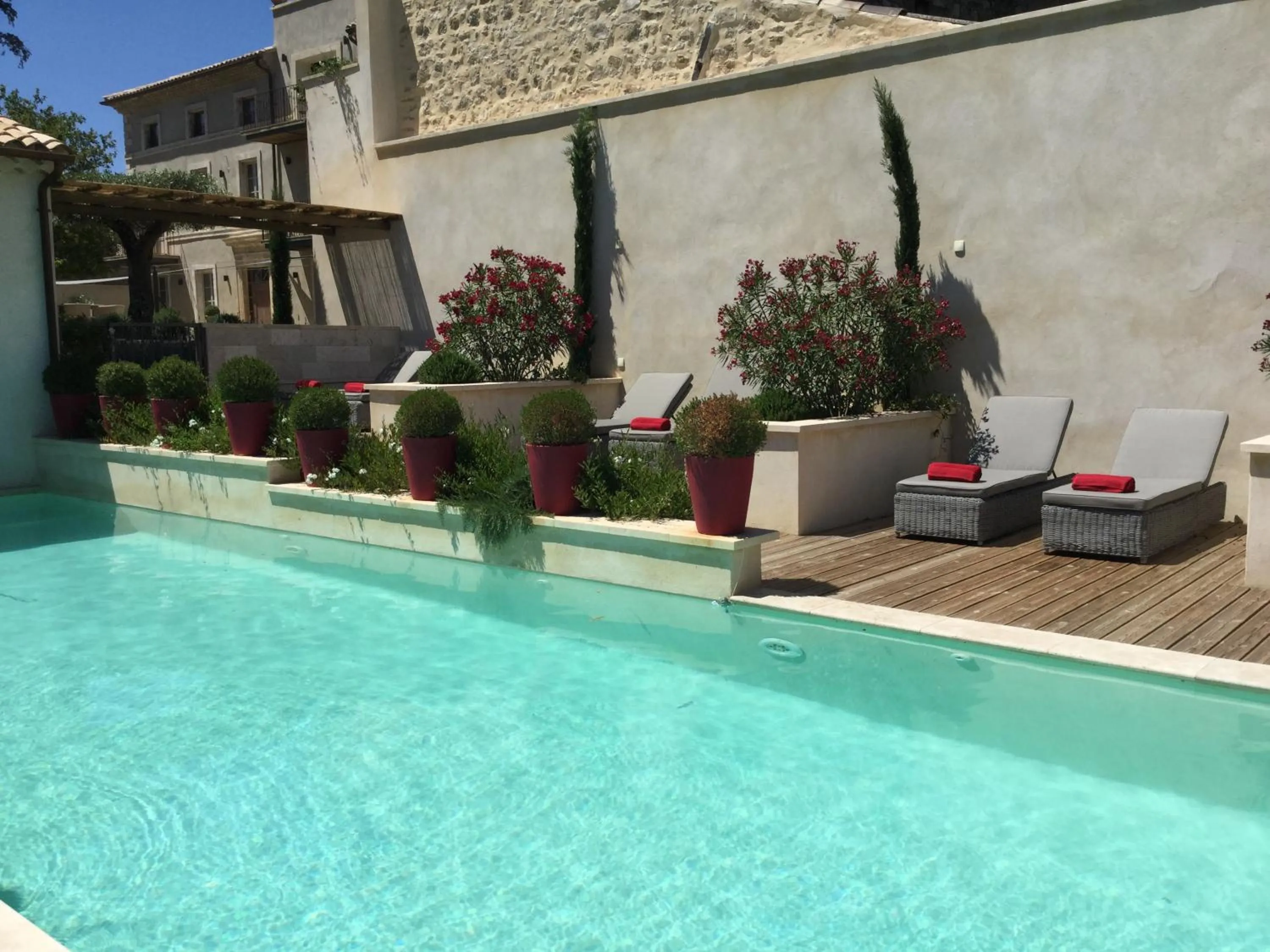 Swimming pool in Boutique Hôtel La Villa MONTESQUIEU