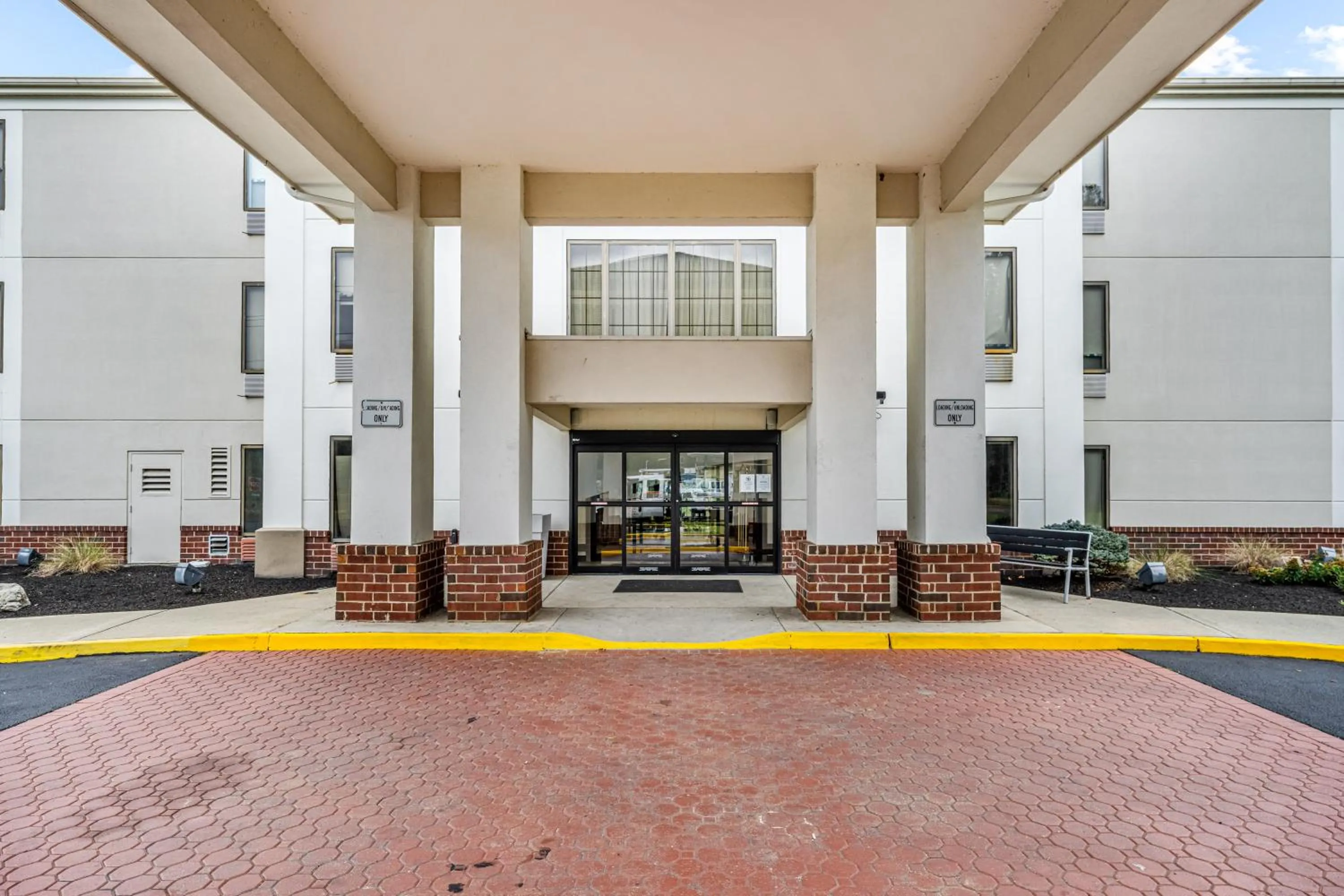 Holiday Inn Express & Suites Carneys Point - Pennsville by IHG