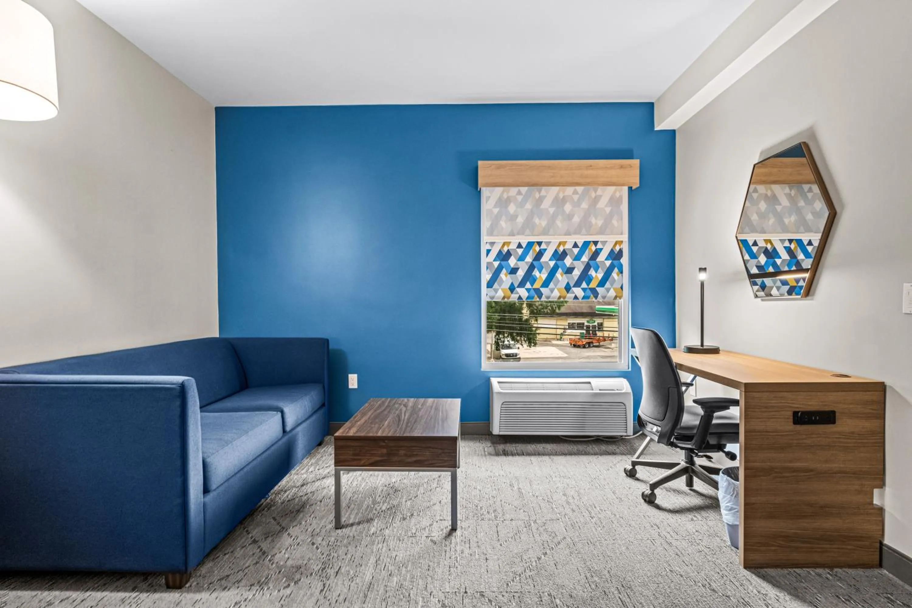 Holiday Inn Express & Suites Carneys Point - Pennsville by IHG