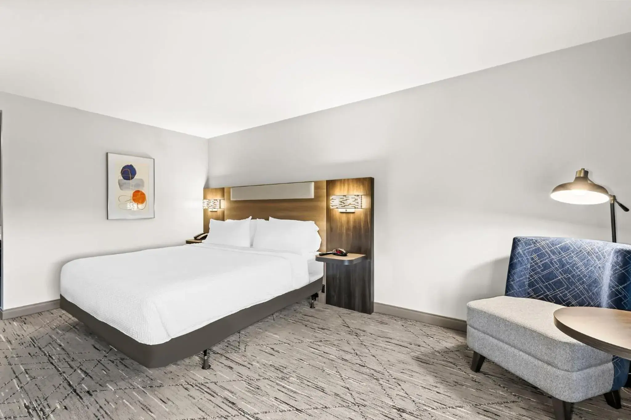 Standard Queen Room with Walk-In Shower in Holiday Inn Express Nashville-Hendersonville by IHG Standard Queen Room with Walk-In Shower in Holiday Inn Express Nashville-Hendersonville by IHG