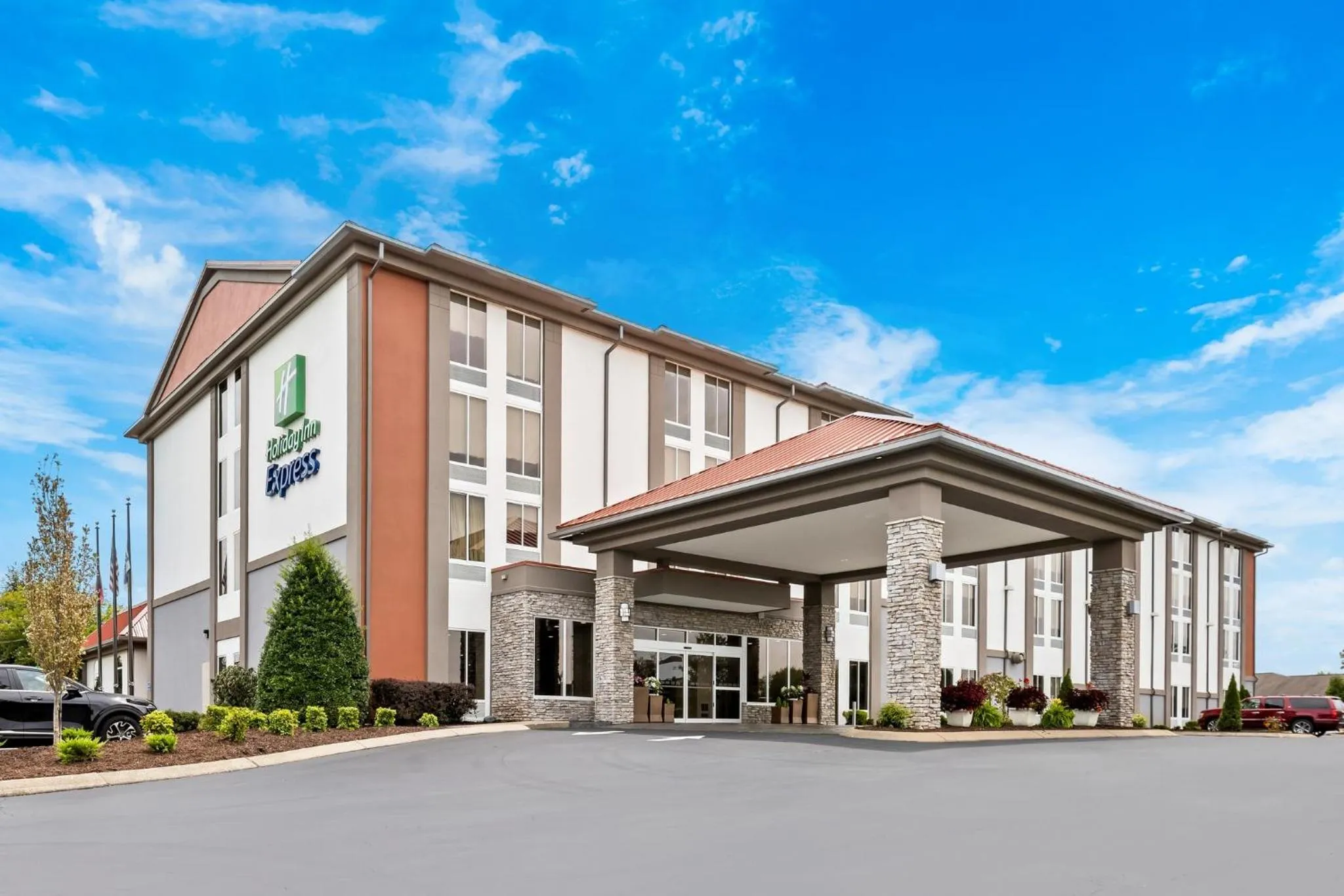 Property building in Holiday Inn Express Nashville-Hendersonville by IHG
