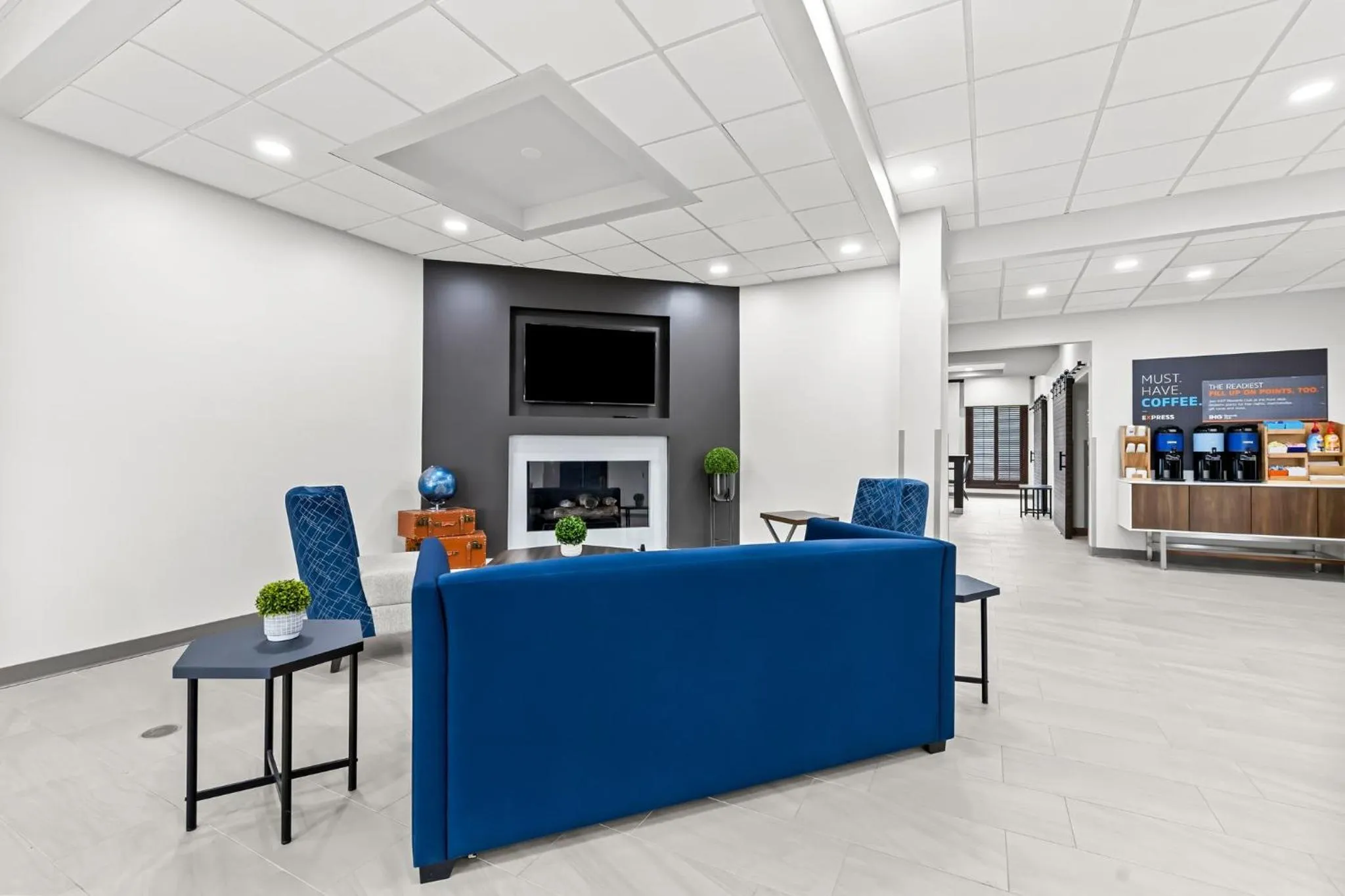 Property building in Holiday Inn Express Nashville-Hendersonville by IHG