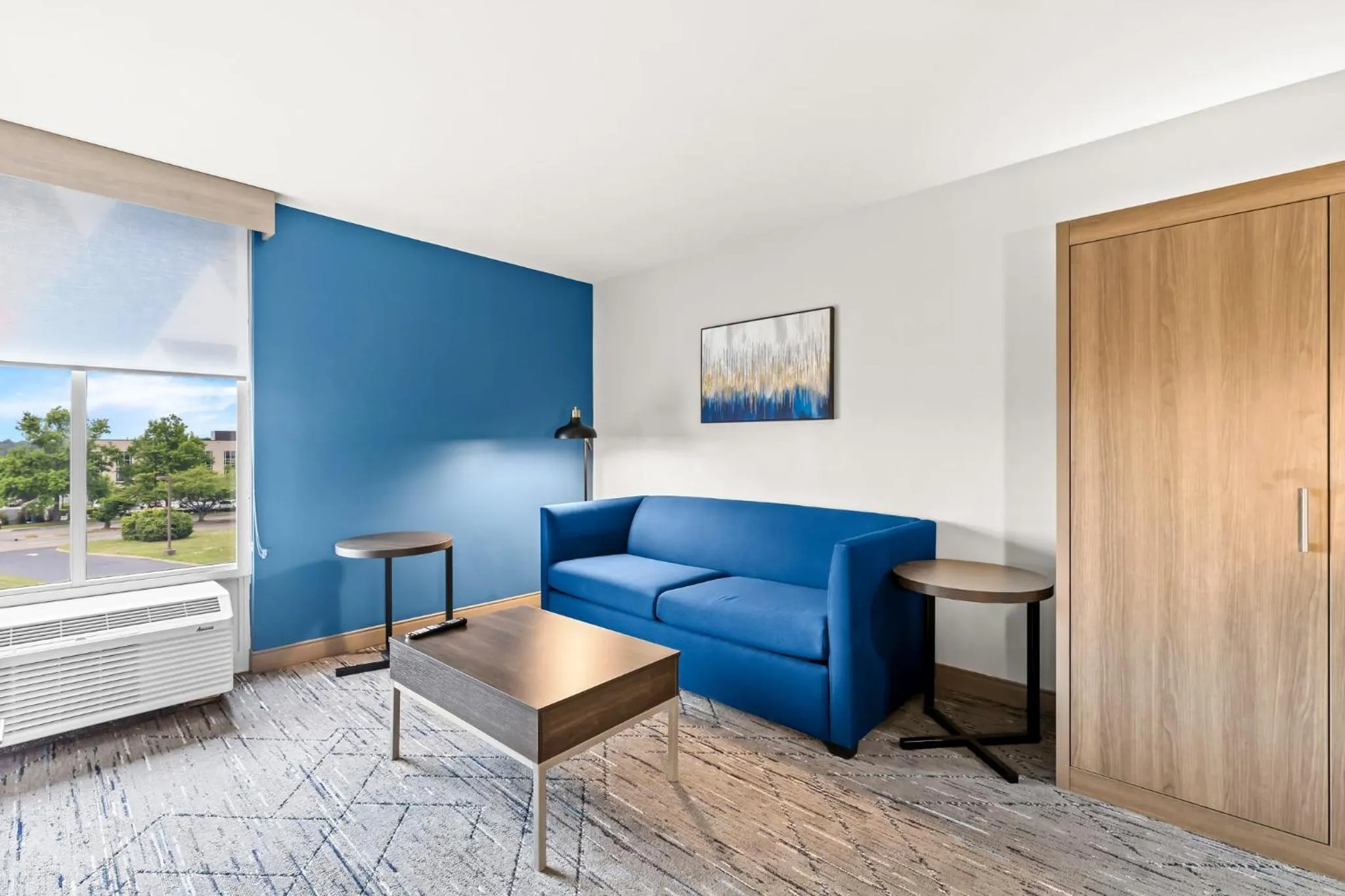 Photo of the whole room in Holiday Inn Express Nashville-Hendersonville by IHG