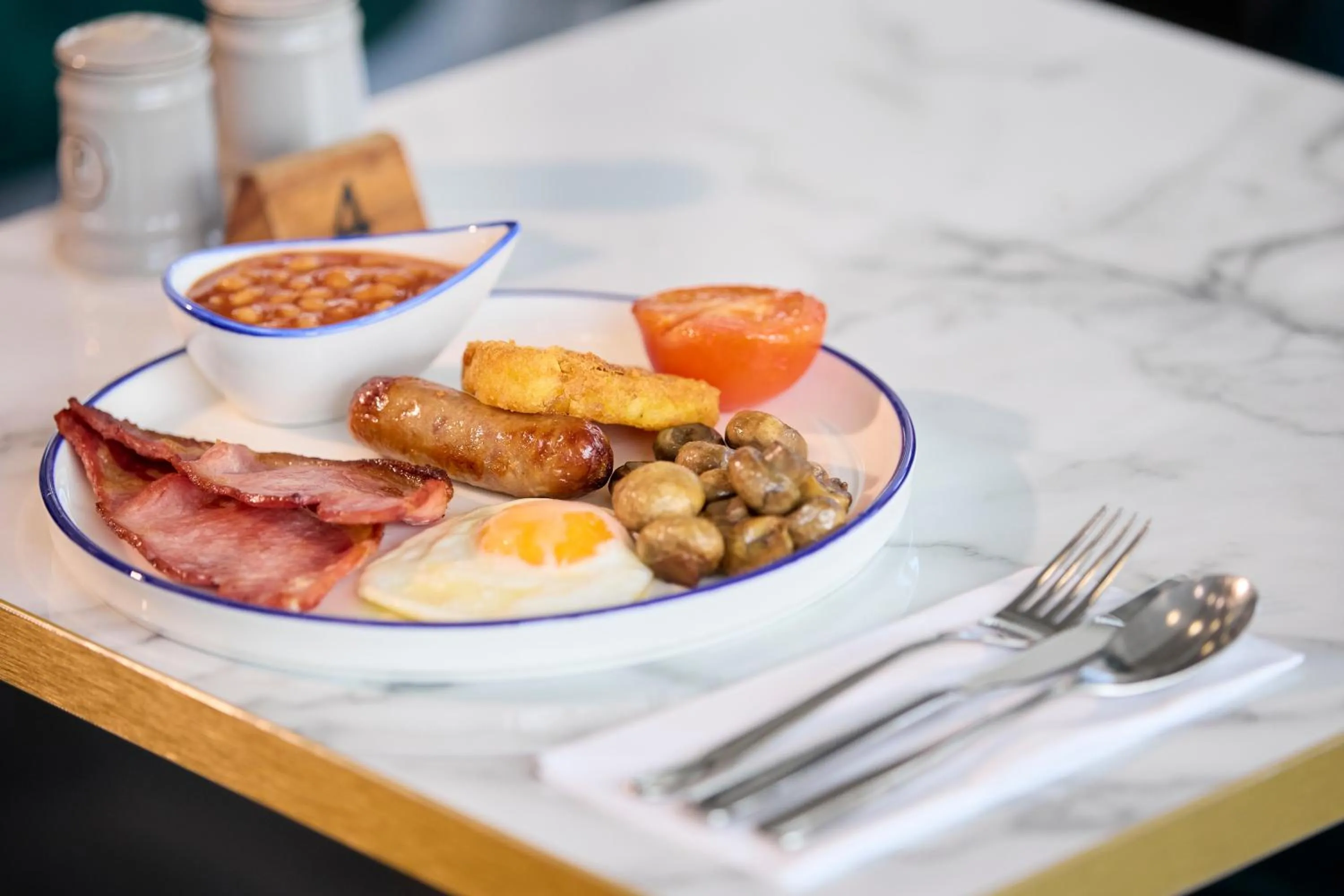 Restaurant/places to eat in The Lodge Hotel