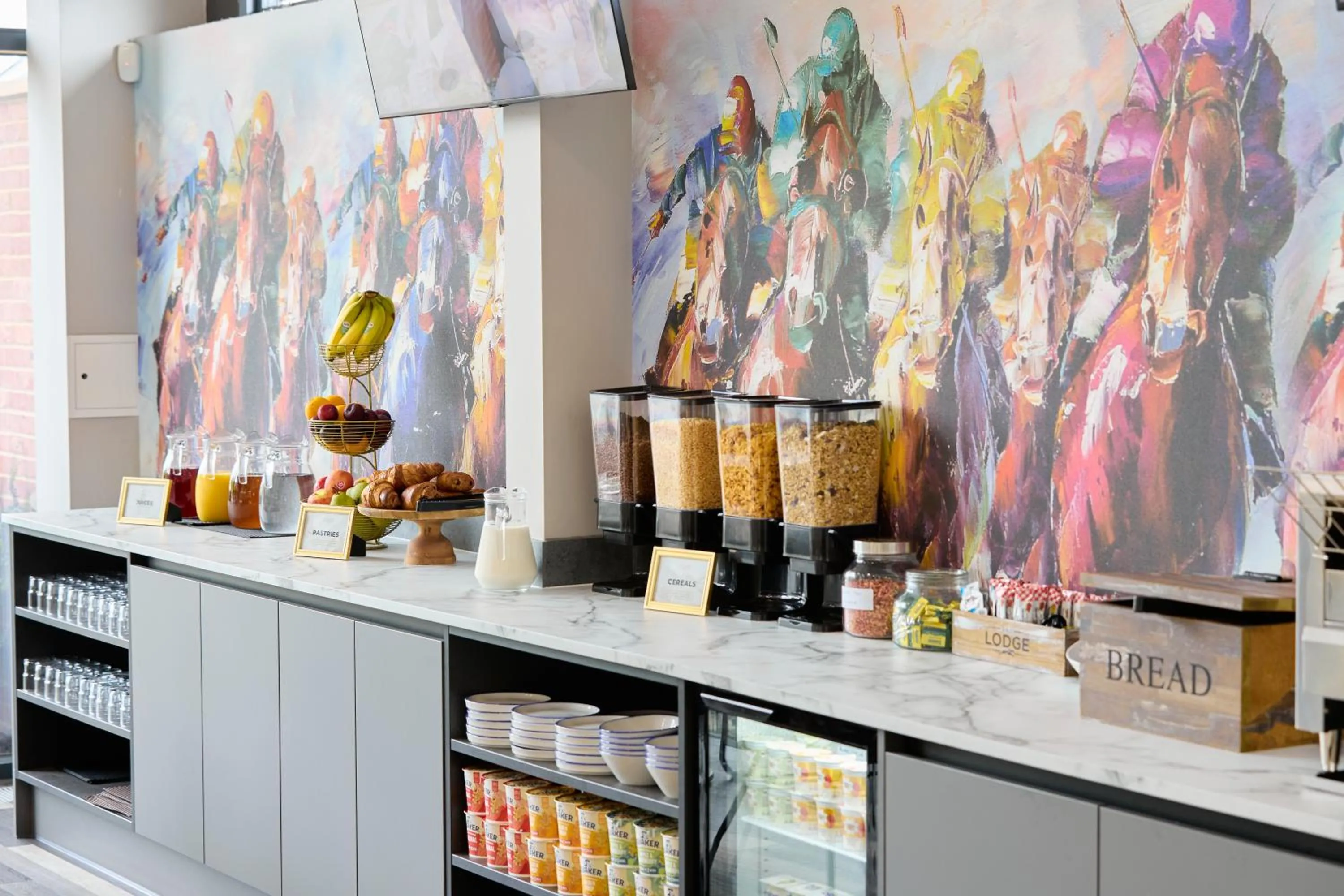 Restaurant/places to eat in The Lodge Hotel