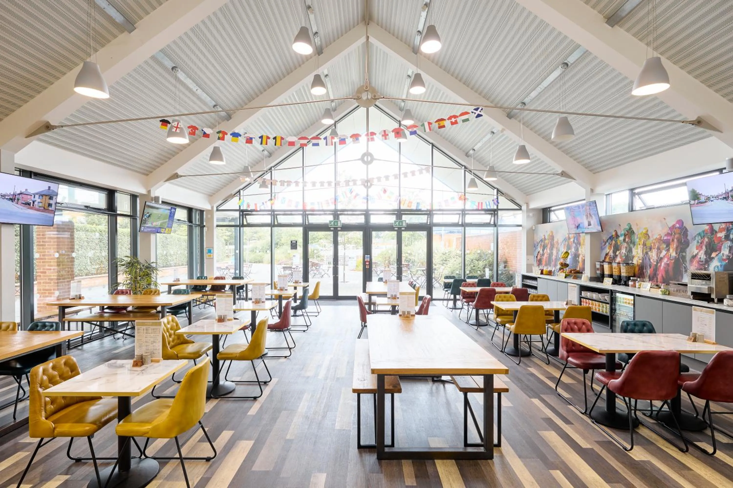 Restaurant/places to eat in The Lodge Hotel