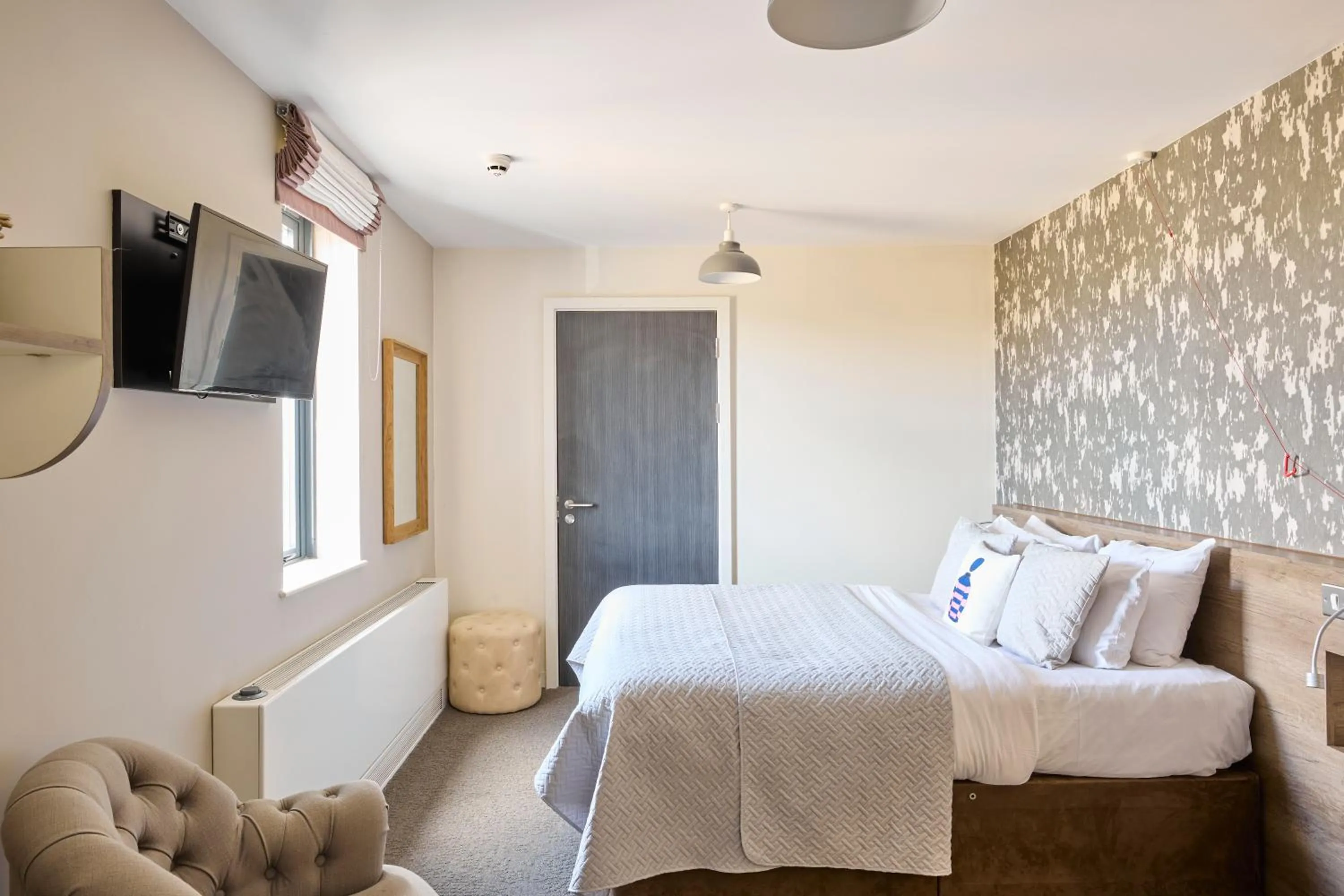 Bedroom, Bed in The Lodge Hotel