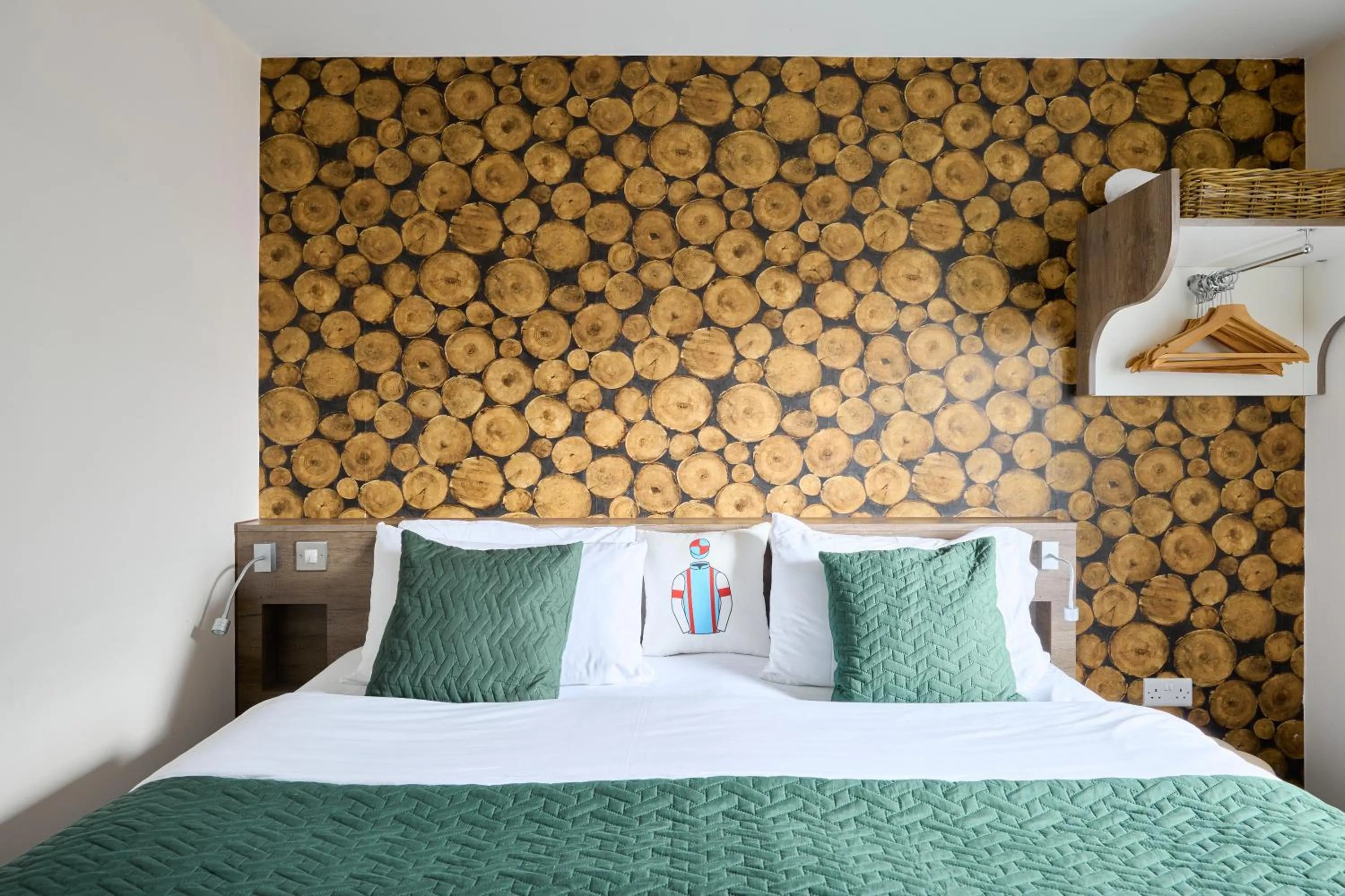 Bedroom, Bed in The Lodge Hotel