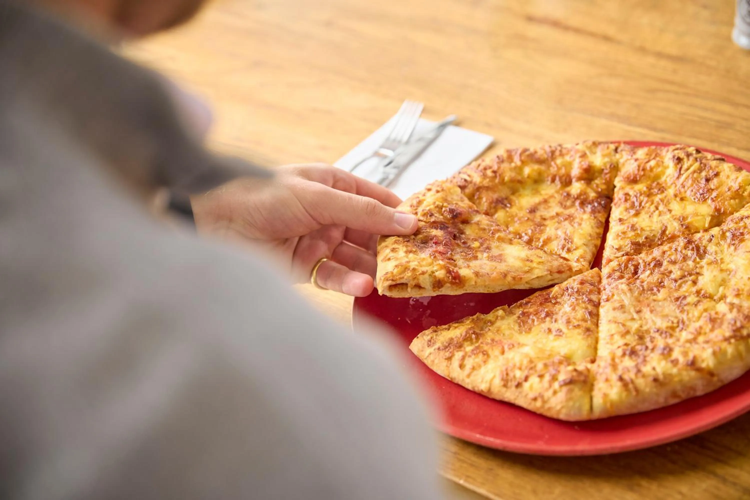 Restaurant/places to eat in The Lodge Hotel