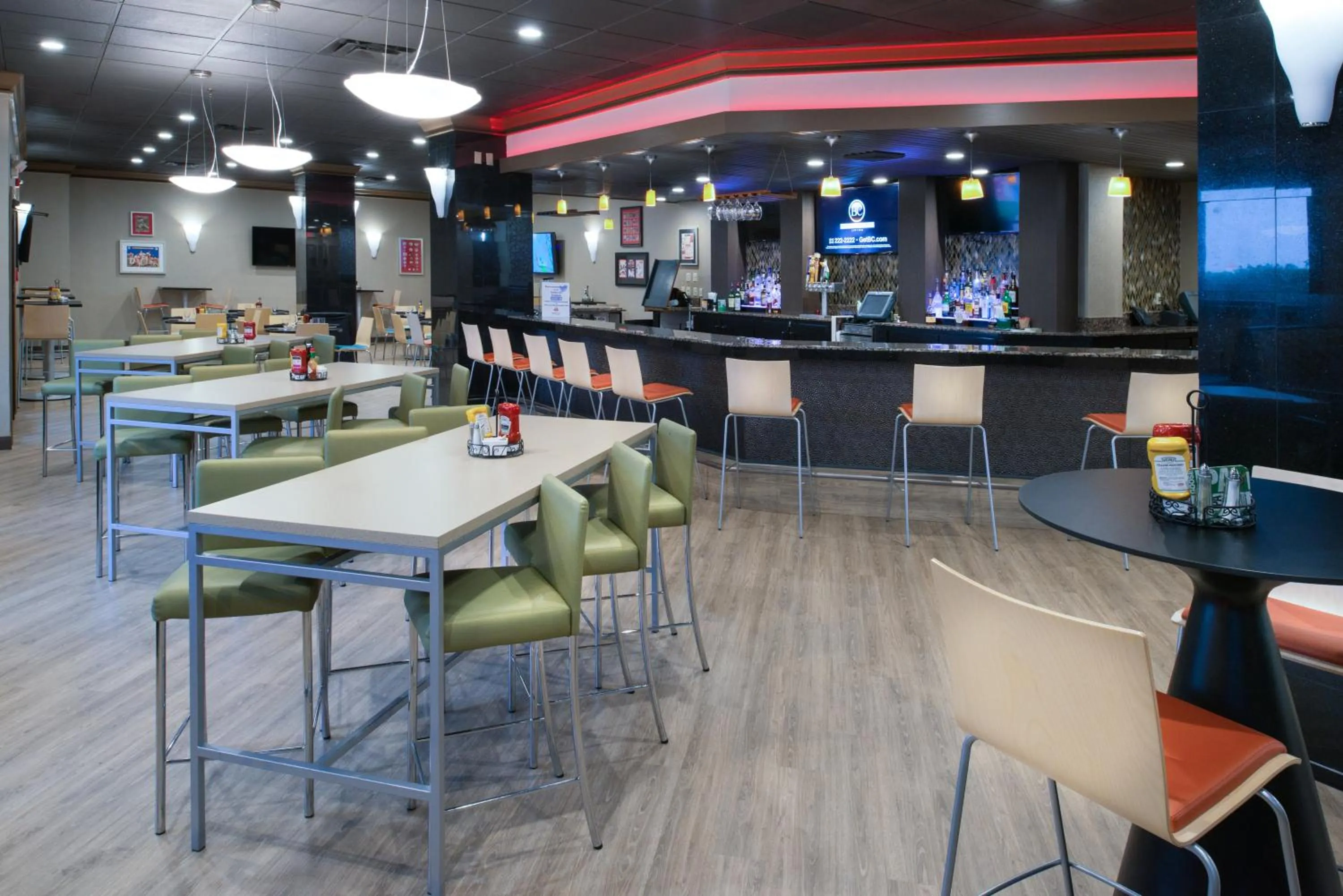 Restaurant/places to eat in Radisson Hotel St Louis Downtown Convention Center