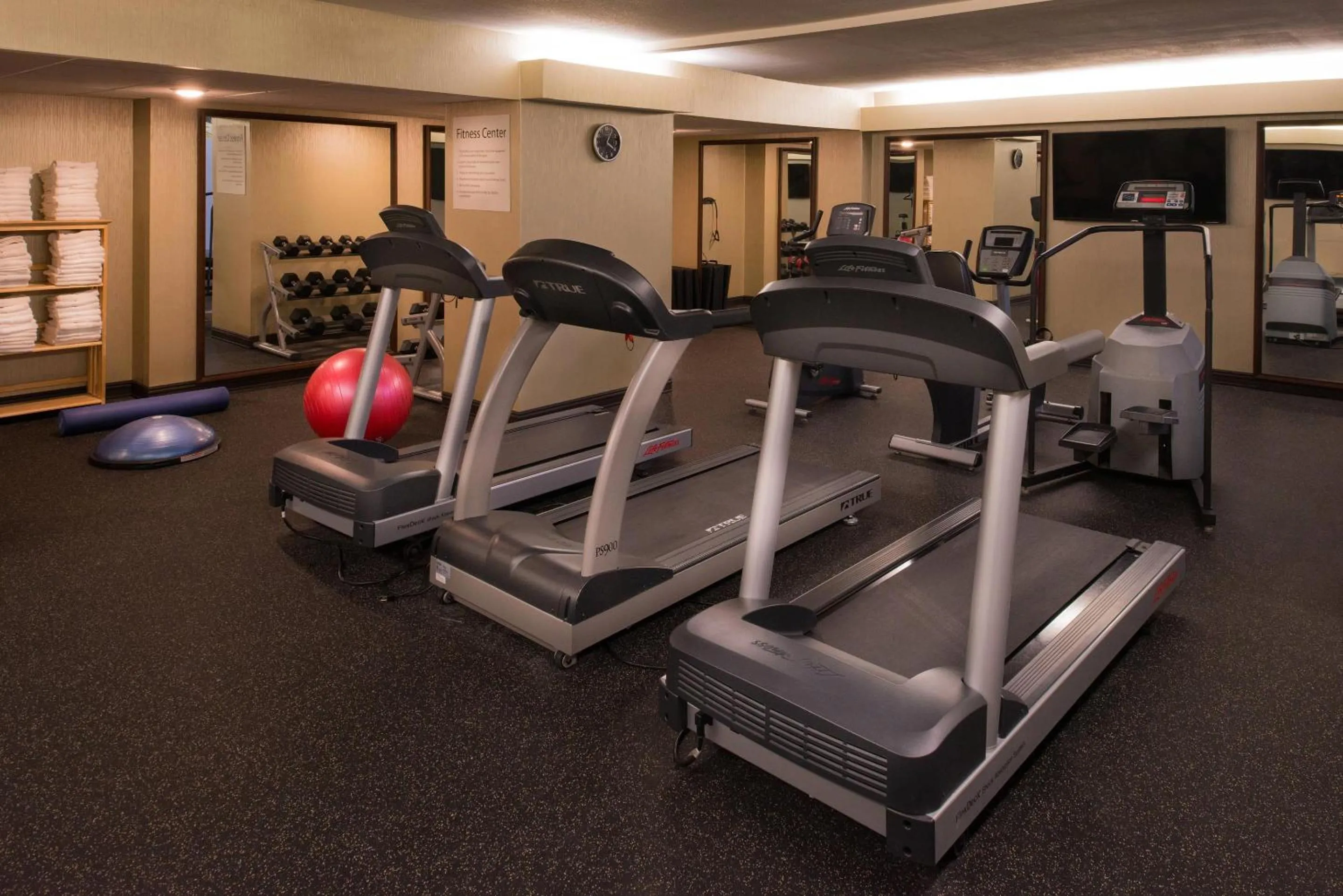 Fitness centre/facilities in Radisson Hotel St Louis Downtown Convention Center