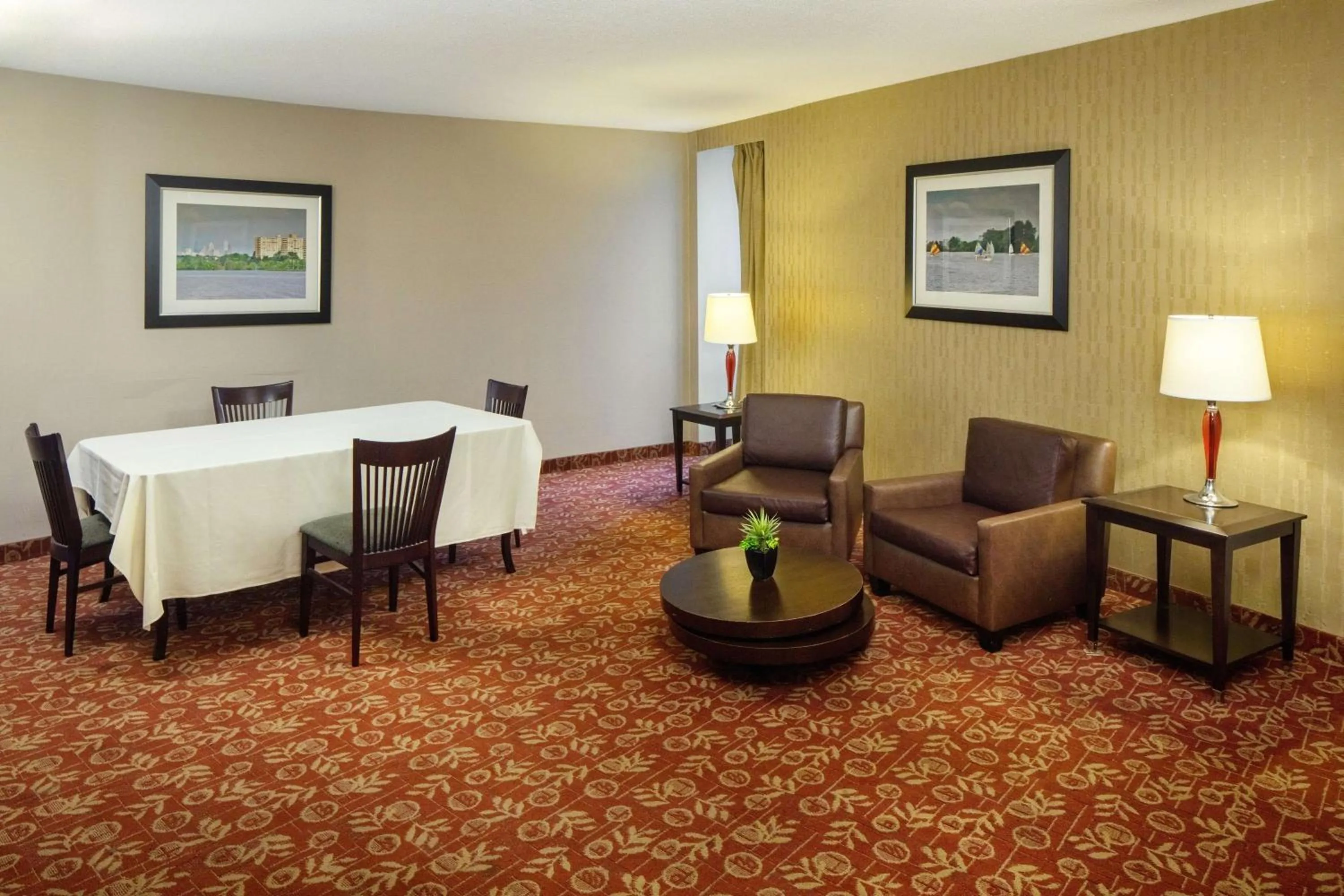 Photo of the whole room in DoubleTree by Hilton Cherry Hill Philadelphia