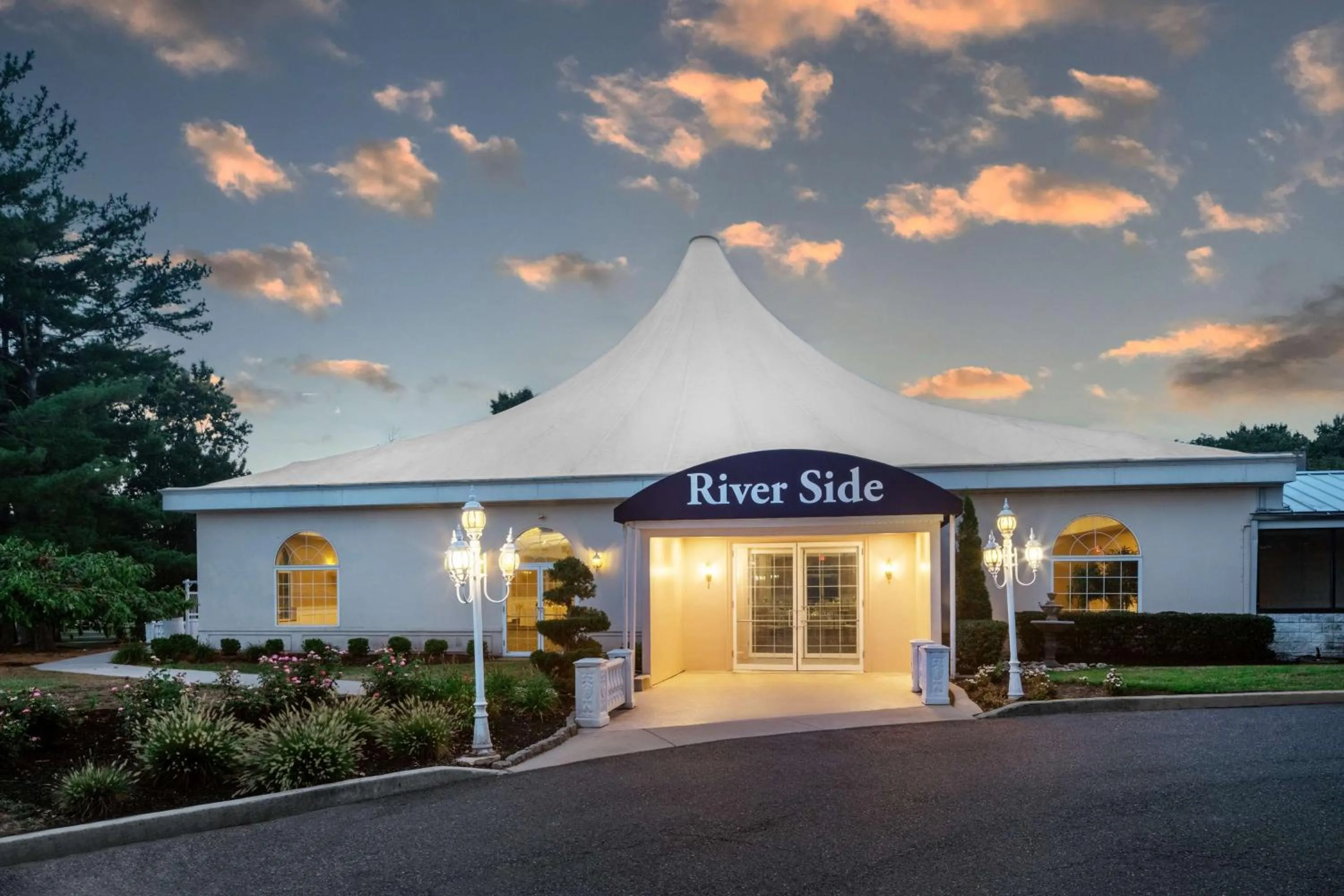 Property building in DoubleTree by Hilton Cherry Hill Philadelphia