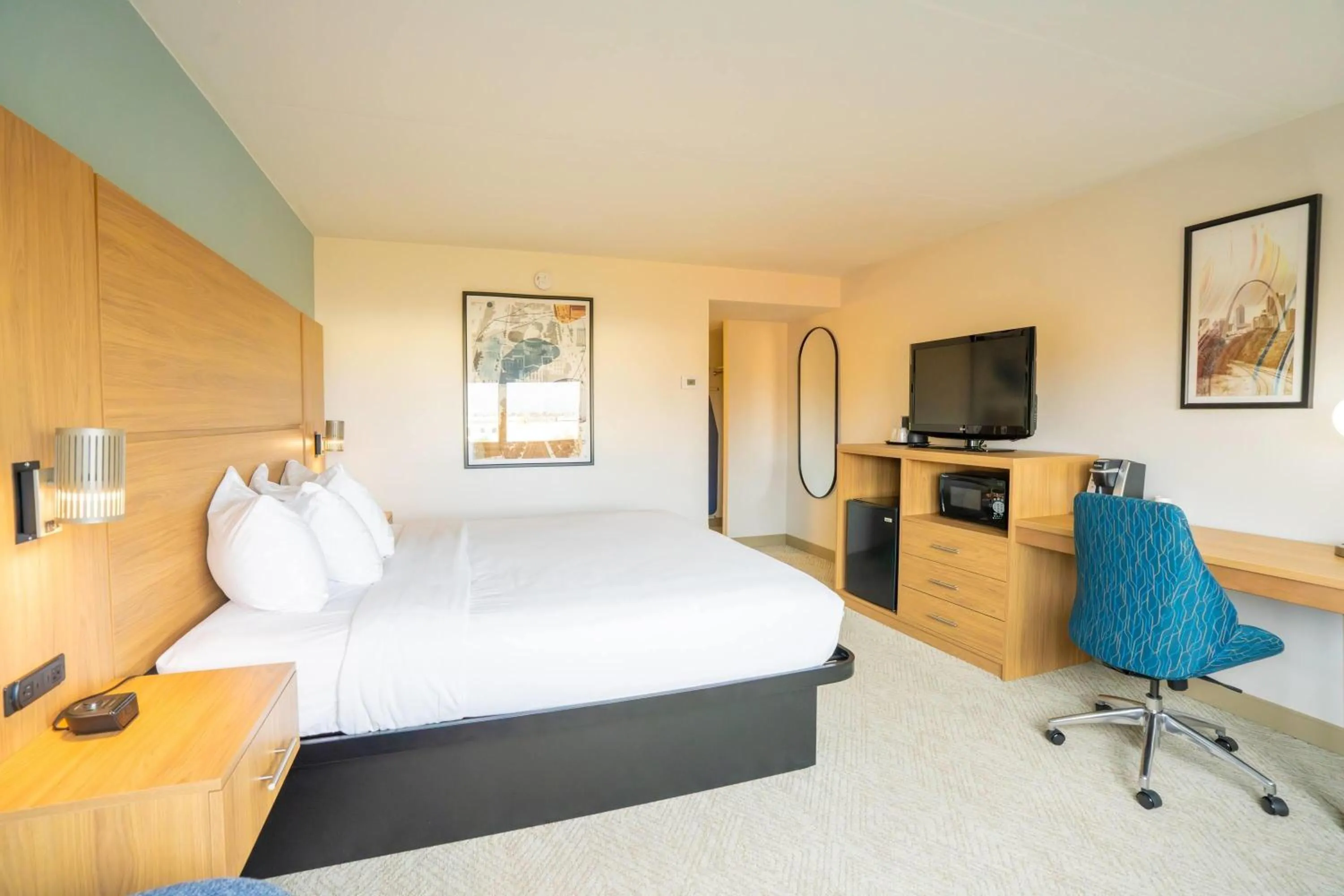 Photo of the whole room, Bed in Elimwood Hotel, a Ramada by Wyndham