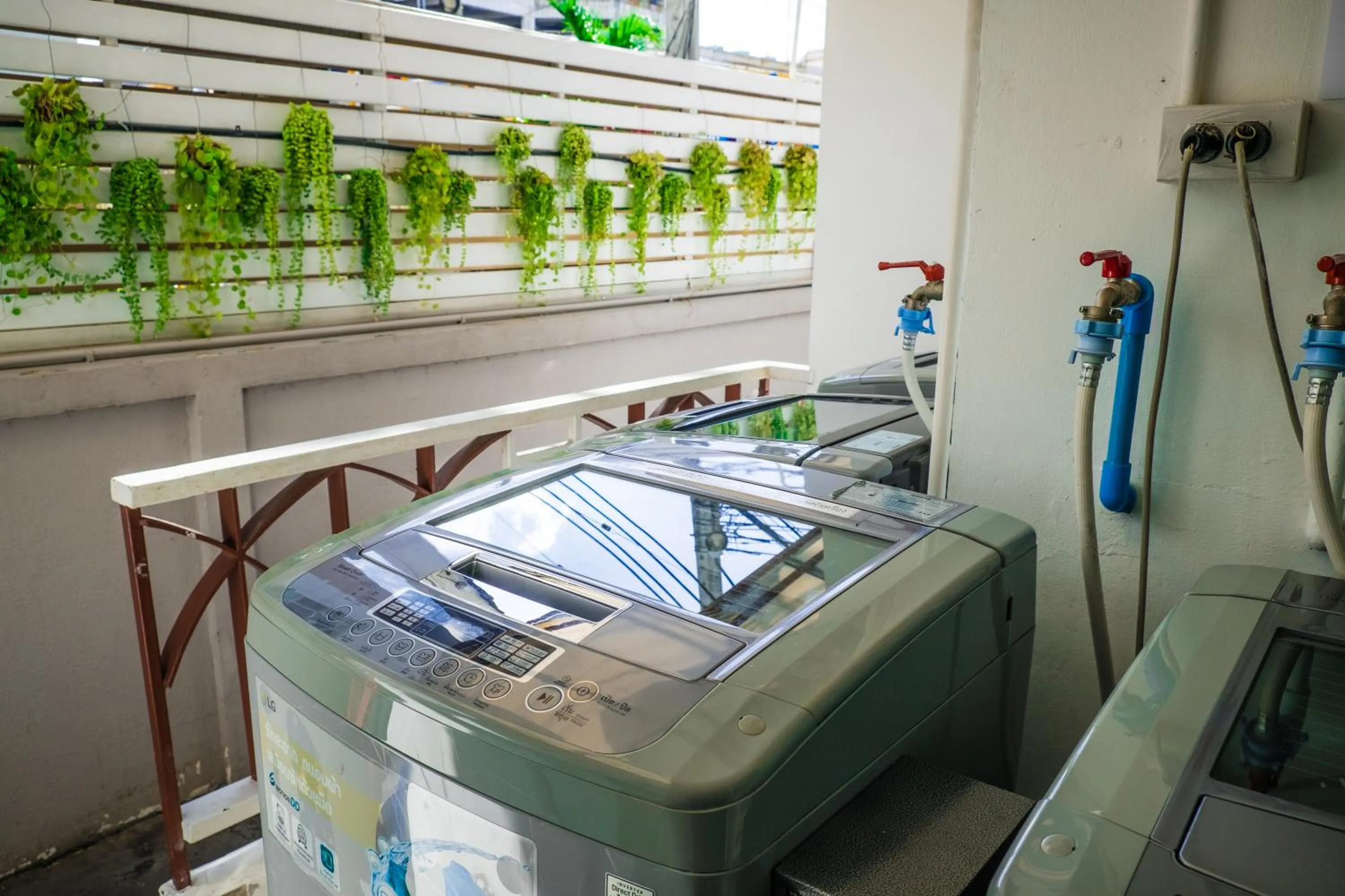 Area and facilities in Sunset Residence Pinklao