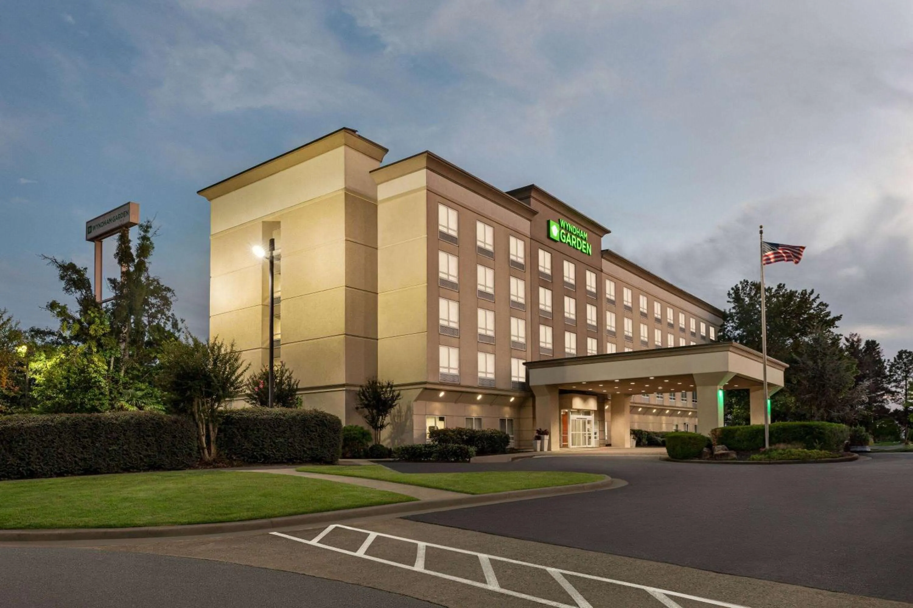 Property building in Wyndham Garden Duluth