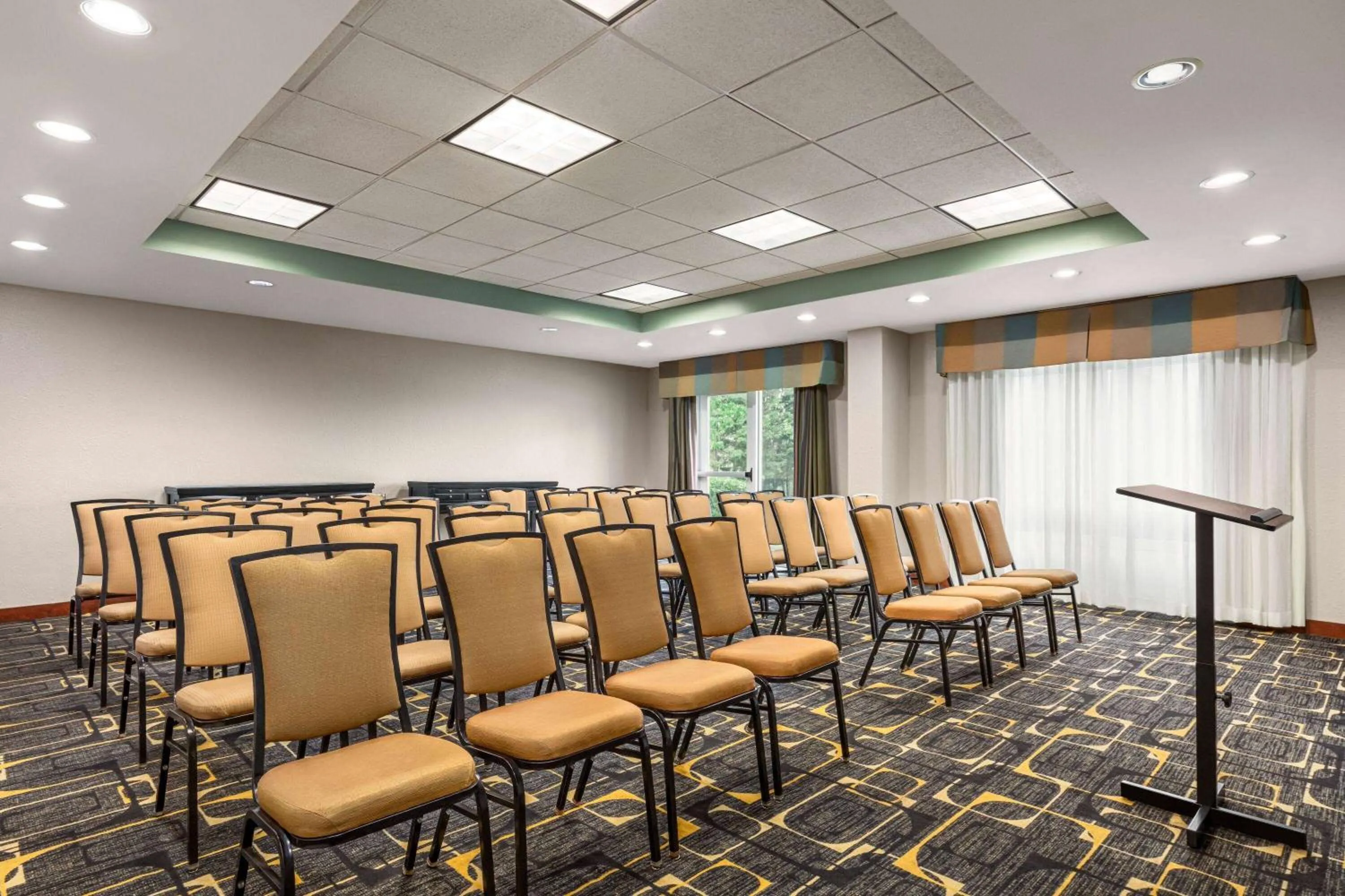 Meeting/conference room in Wyndham Garden Duluth
