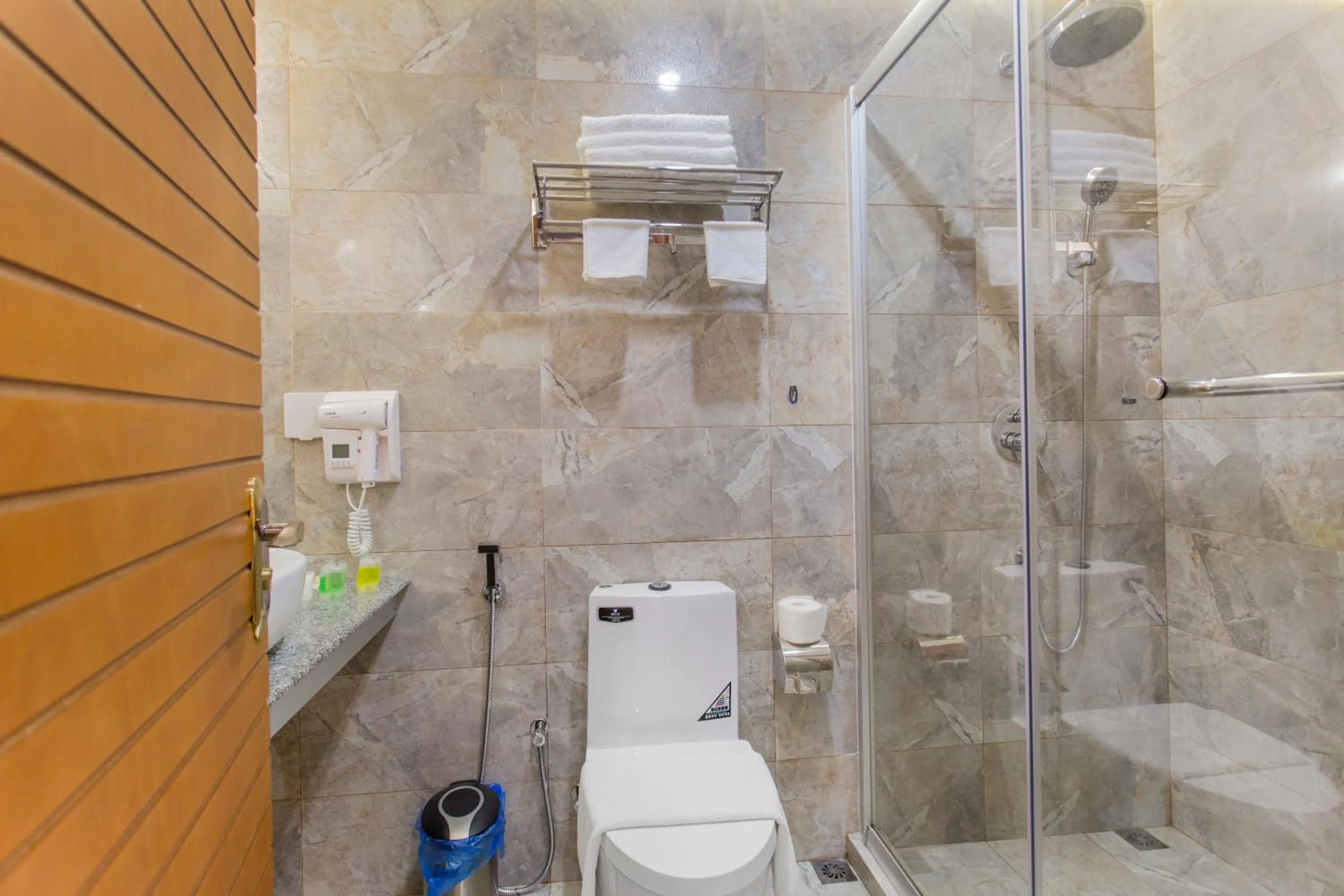 Bathroom in Kuredhi Beach Inn