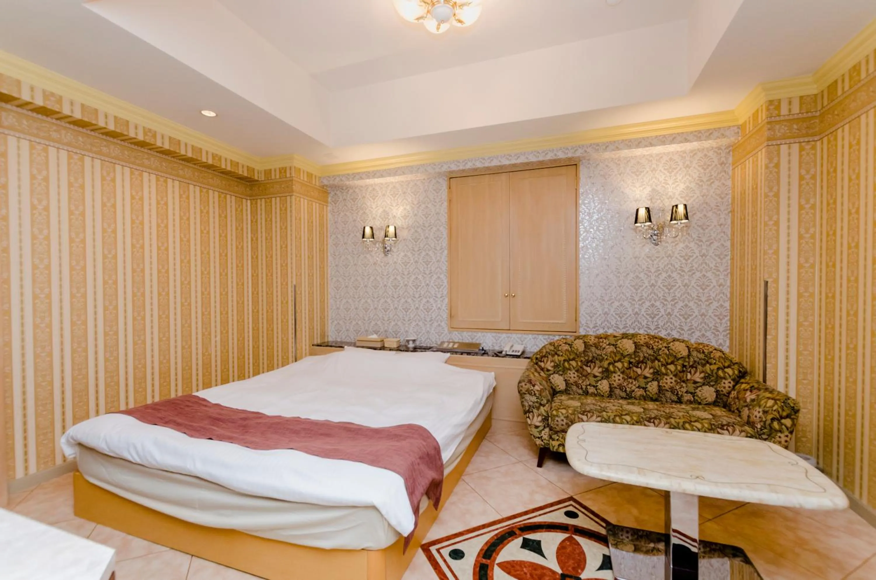 Bed in Fun3 -Adult Only-