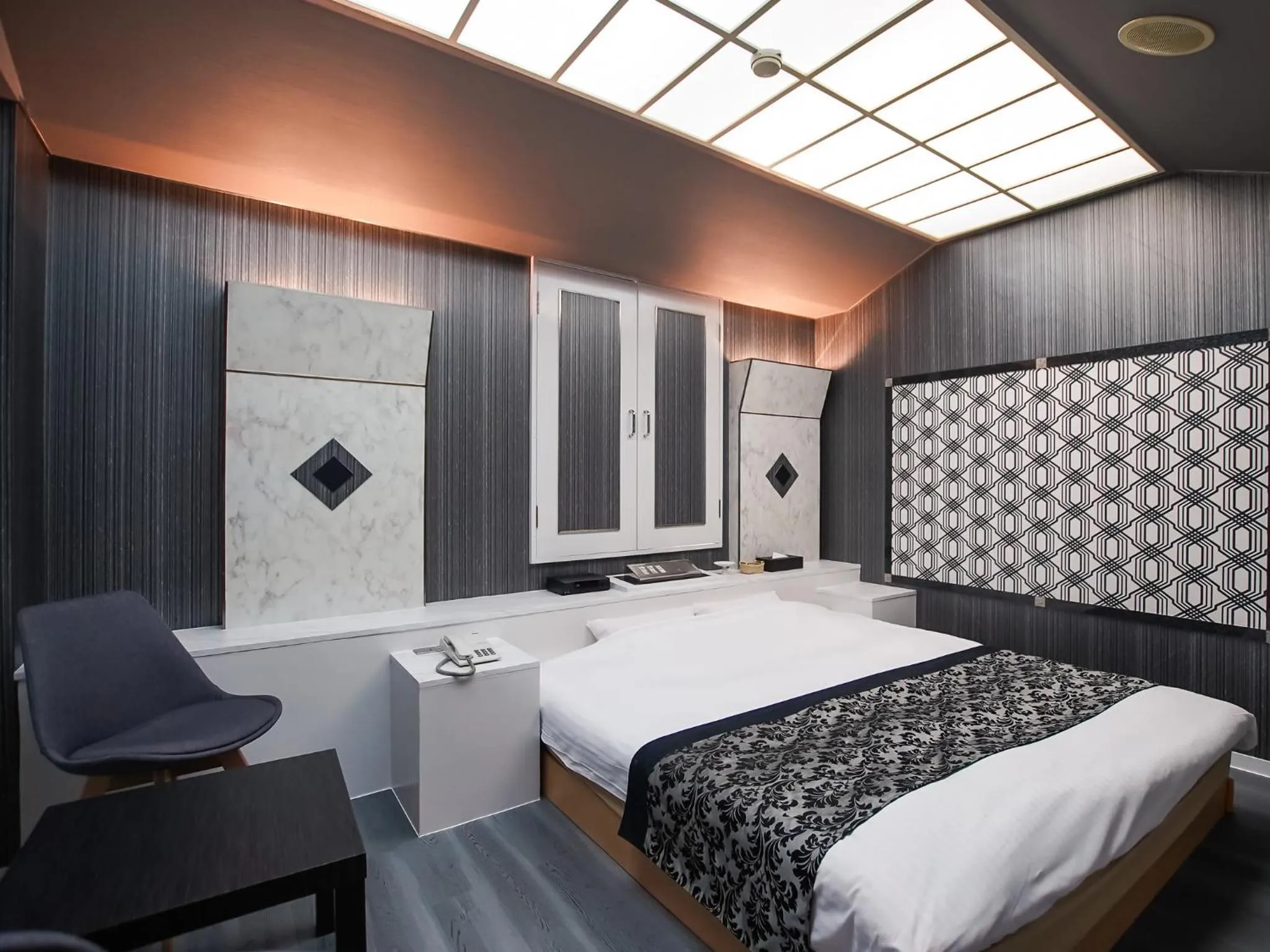 Bed in Fun3 -Adult Only-