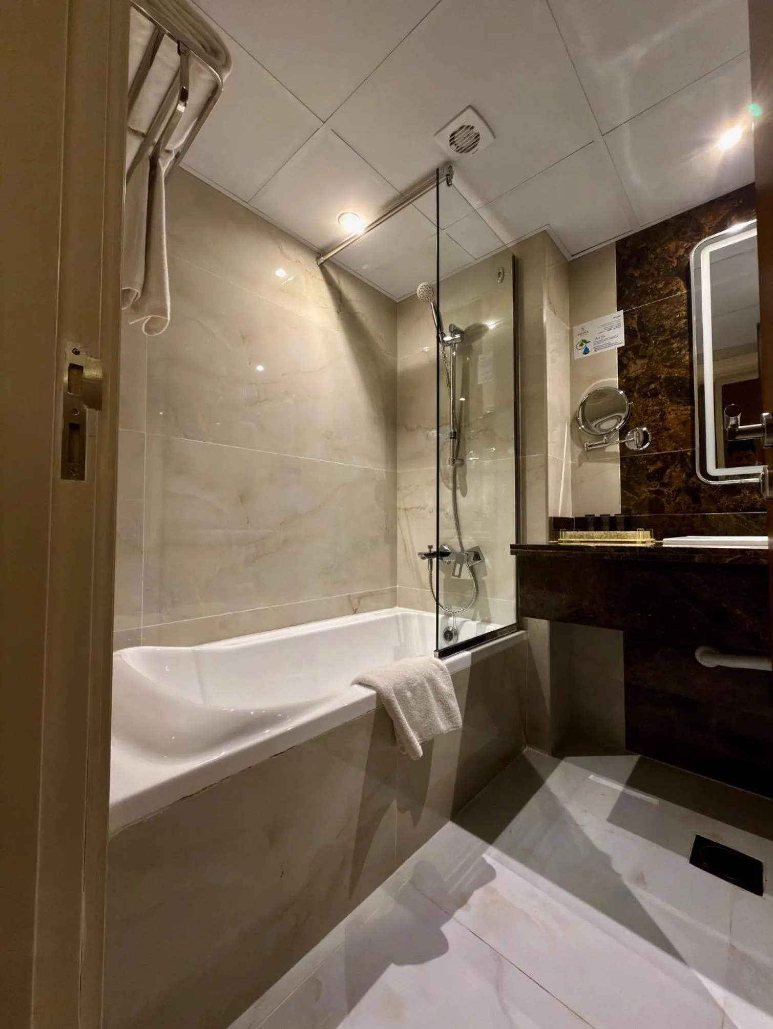 Bathroom, Bed in Smana Hotel Al Raffa