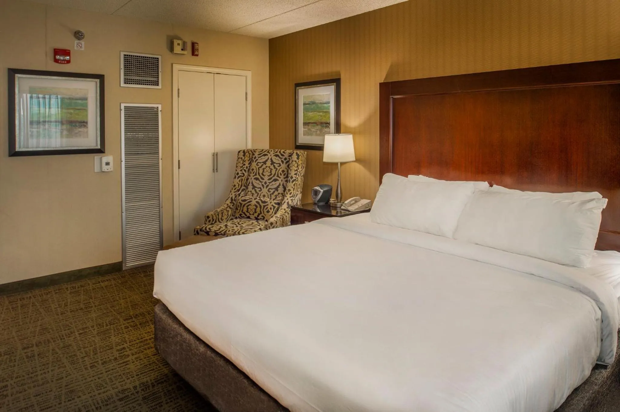 Photo of the whole room, Bed in Crowne Plaza Hotel St. Louis Airport by IHG