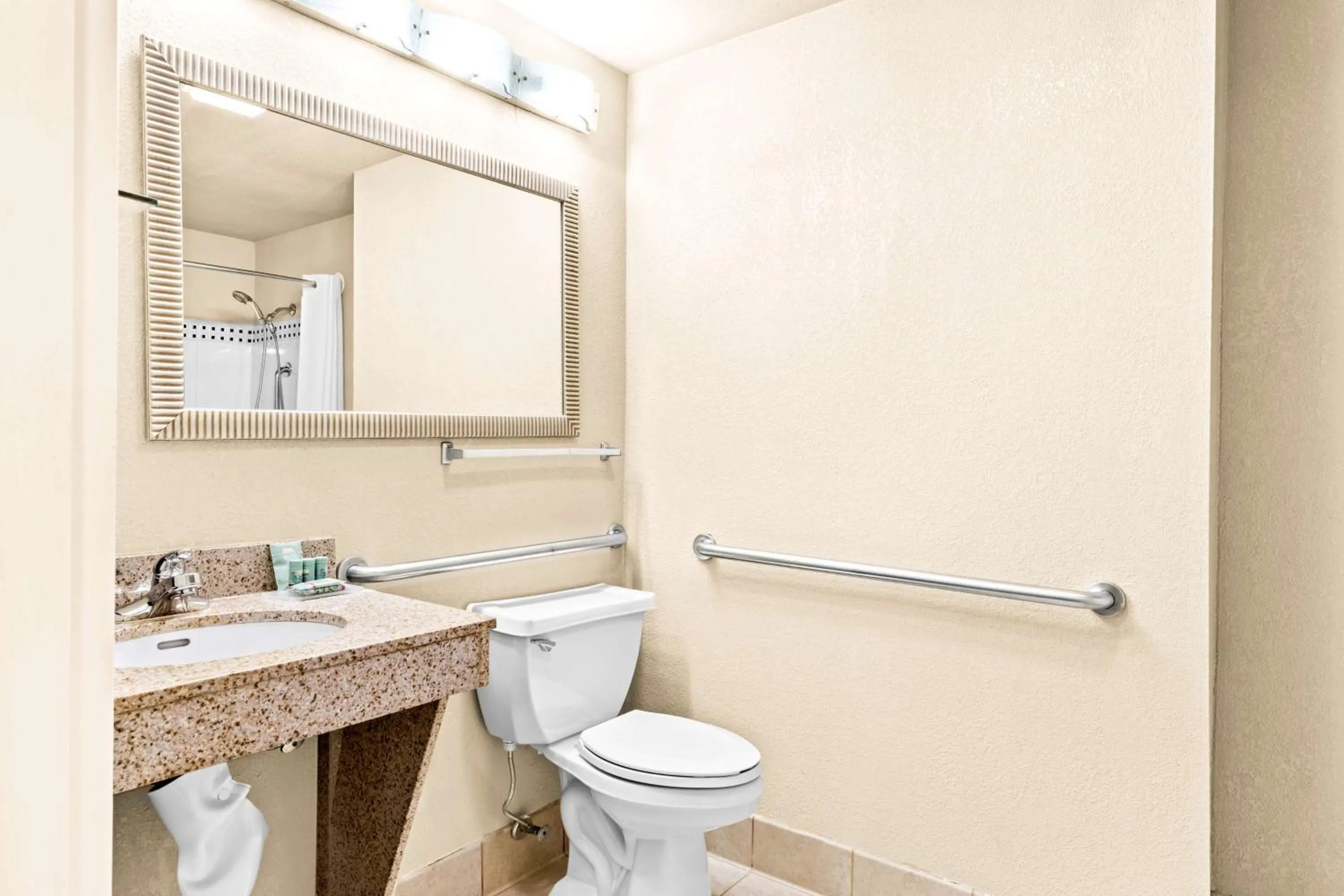 Bathroom in Best Western Gwinnett Center