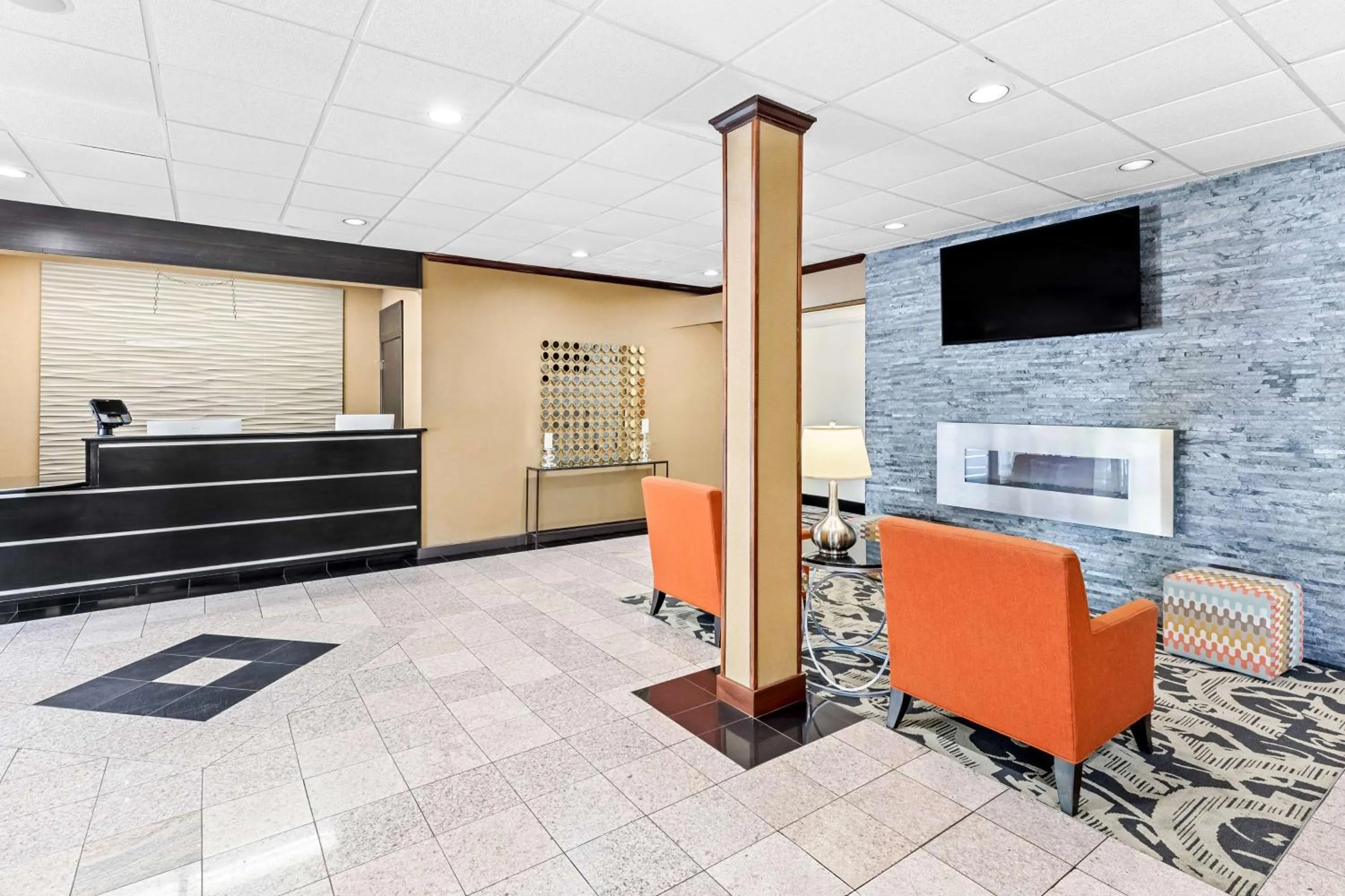 Lobby or reception in Best Western Gwinnett Center