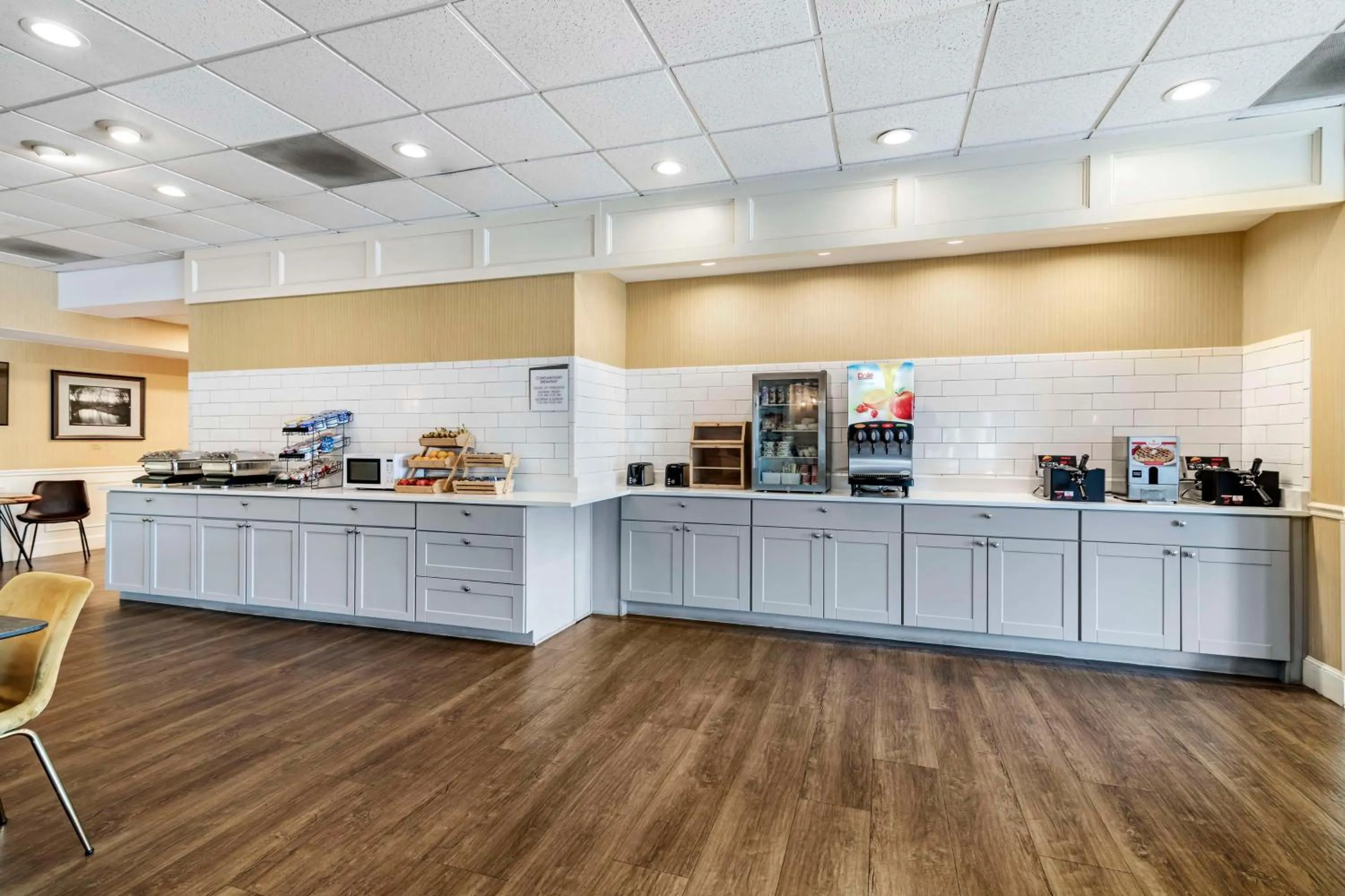 Breakfast in Best Western Springfield Hotel