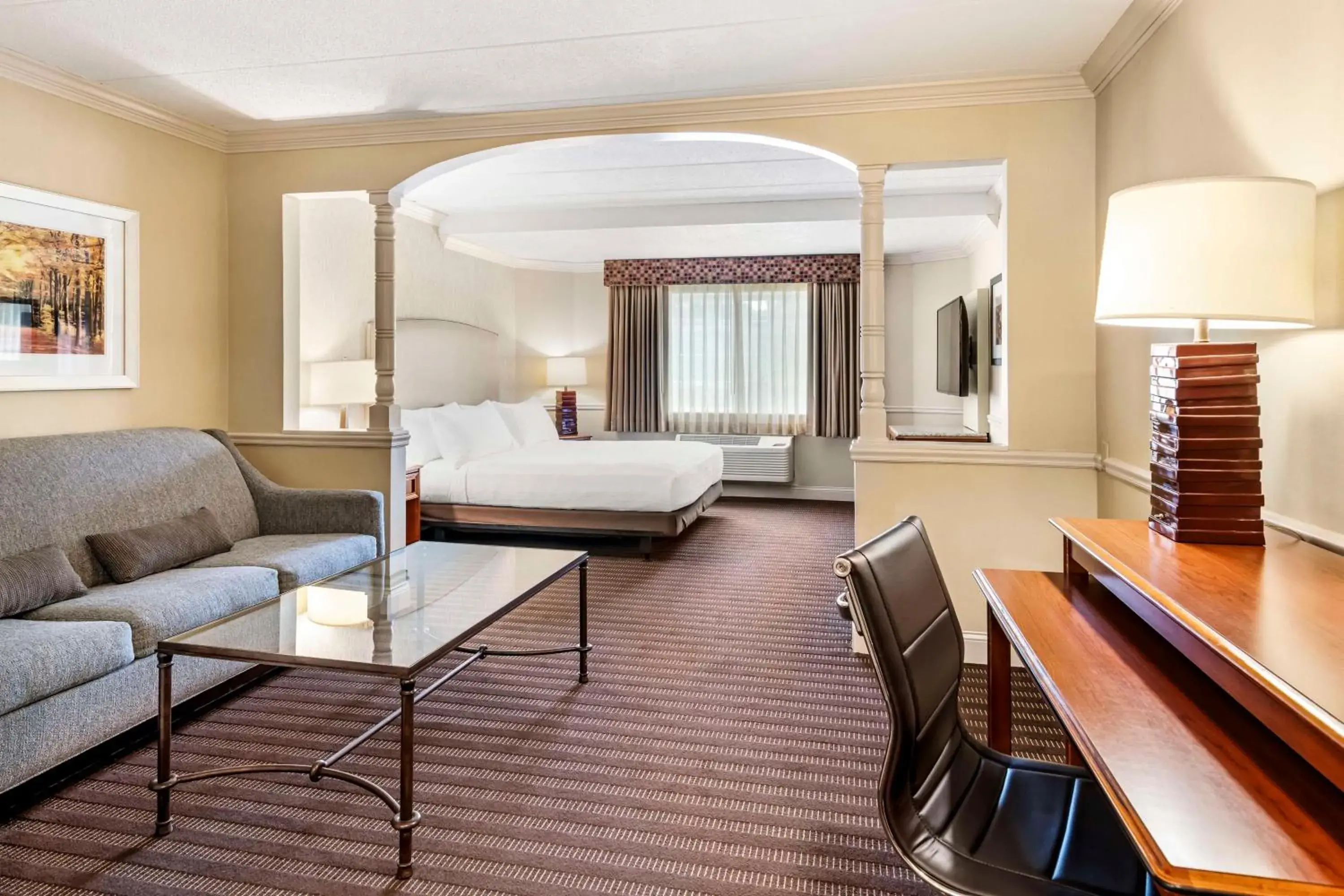 King Suite - Disability Access in Best Western Springfield Hotel King Suite - Disability Access in Best Western Springfield Hotel