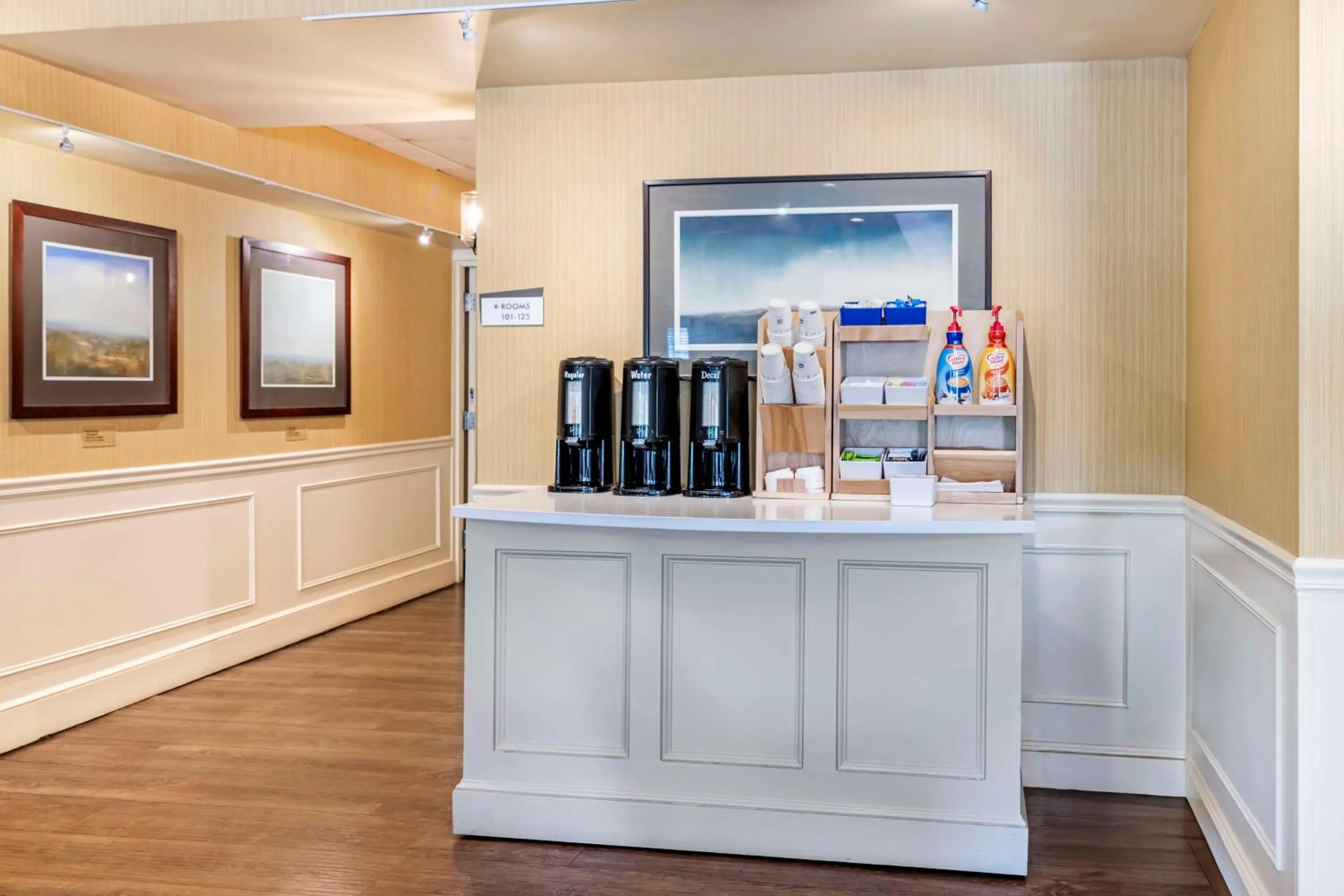 Breakfast in Best Western Springfield Hotel