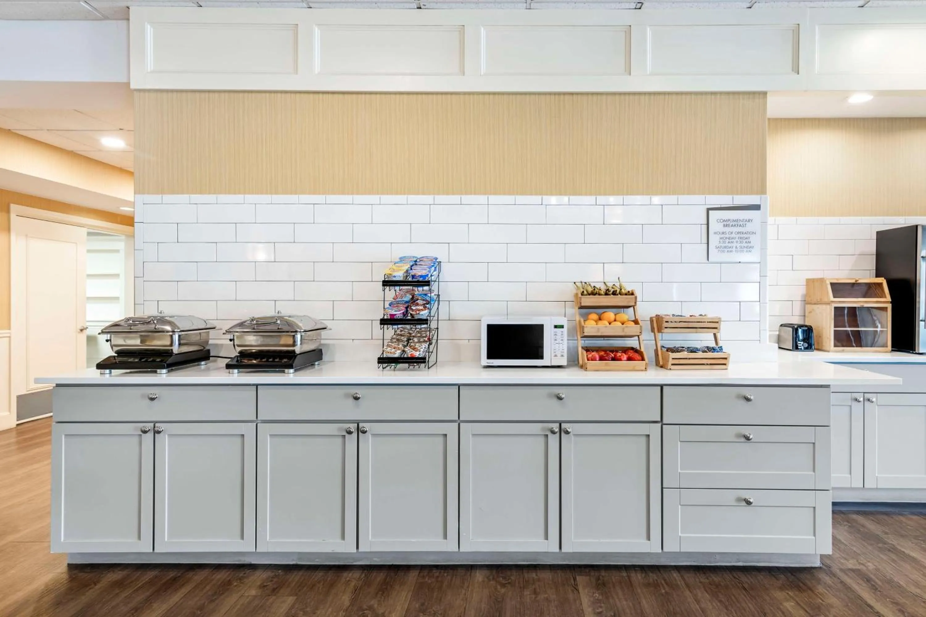 Breakfast in Best Western Springfield Hotel