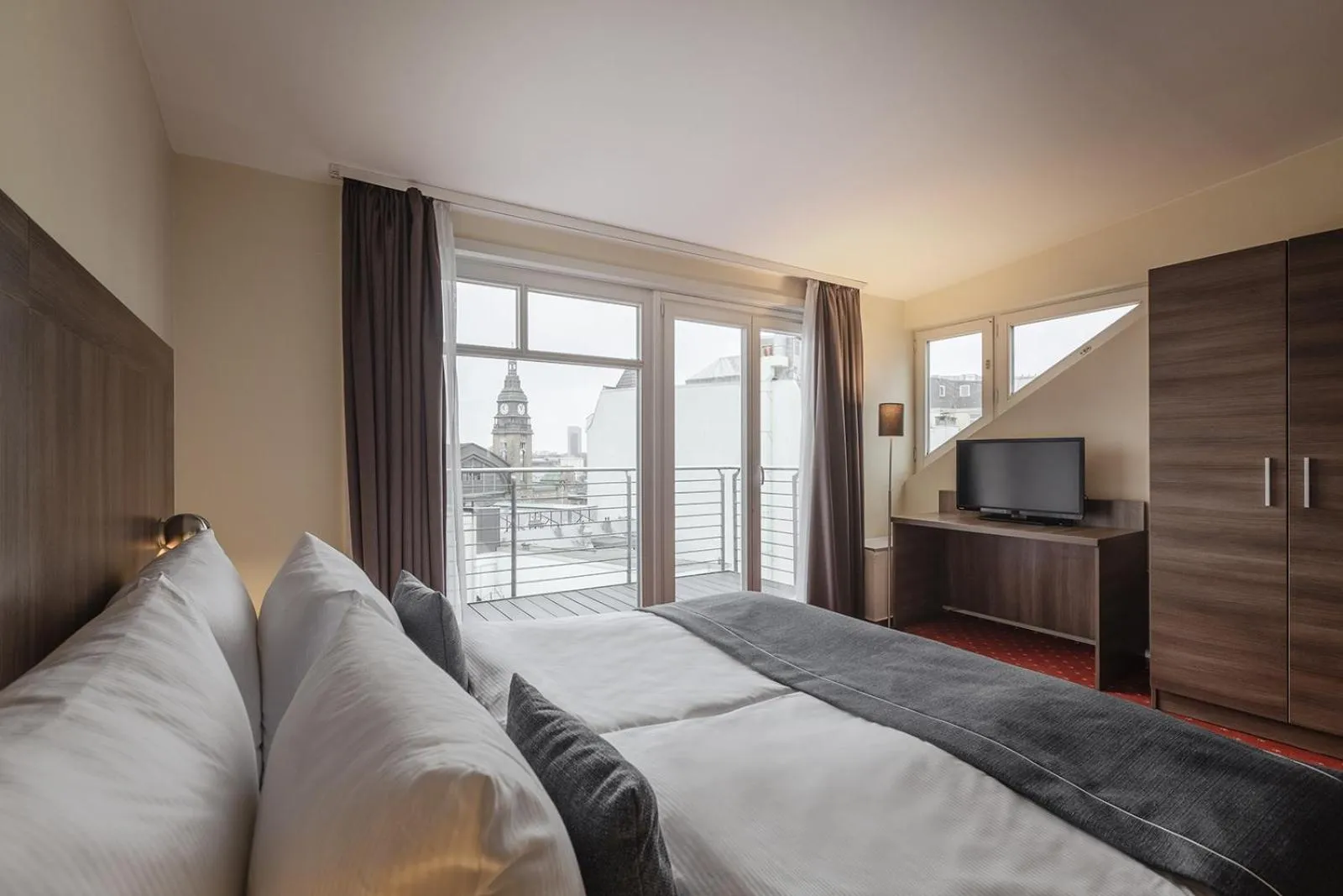 Photo of the whole room, Bed in acora City Apart Living the City