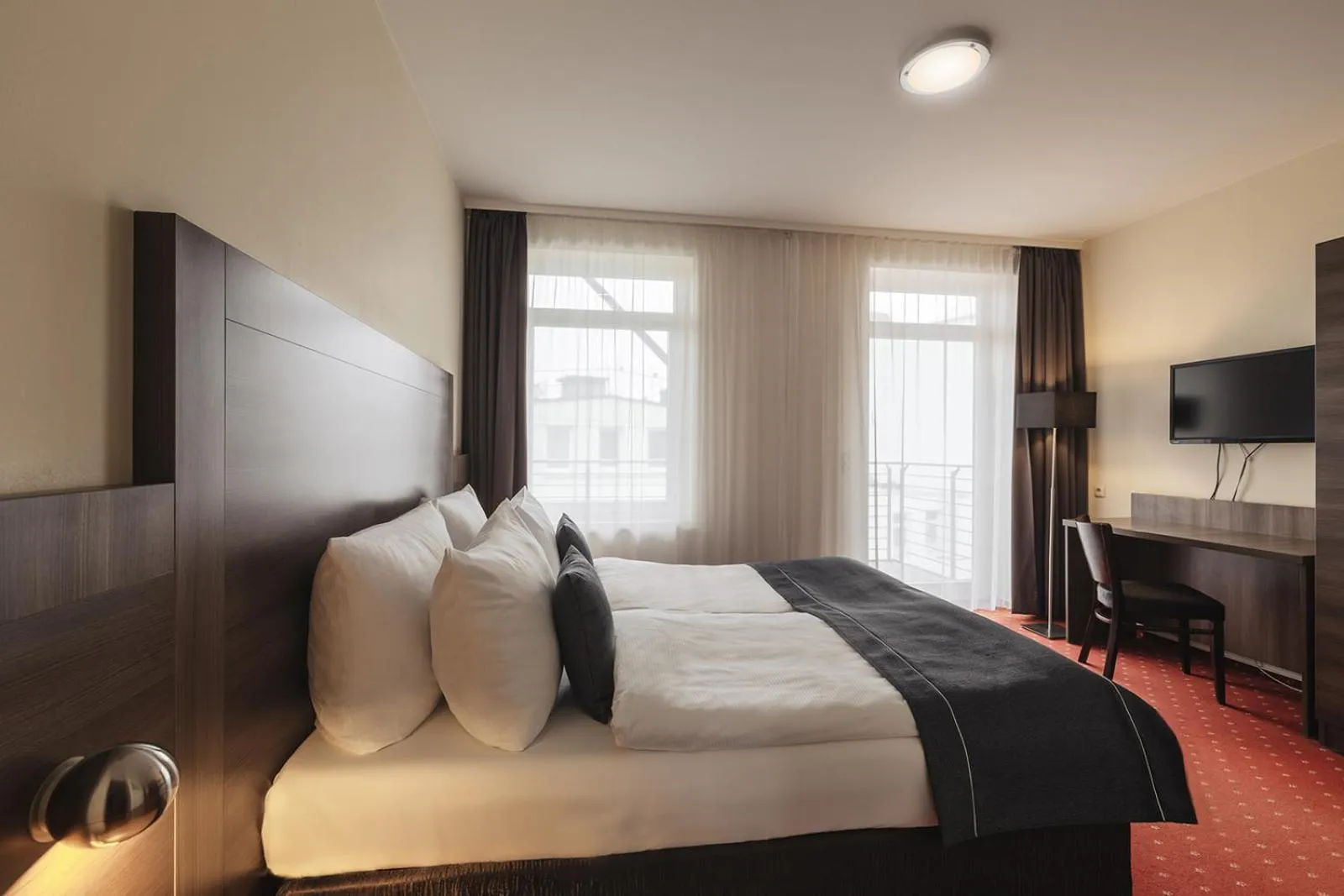 Photo of the whole room, Bed in acora City Apart Living the City